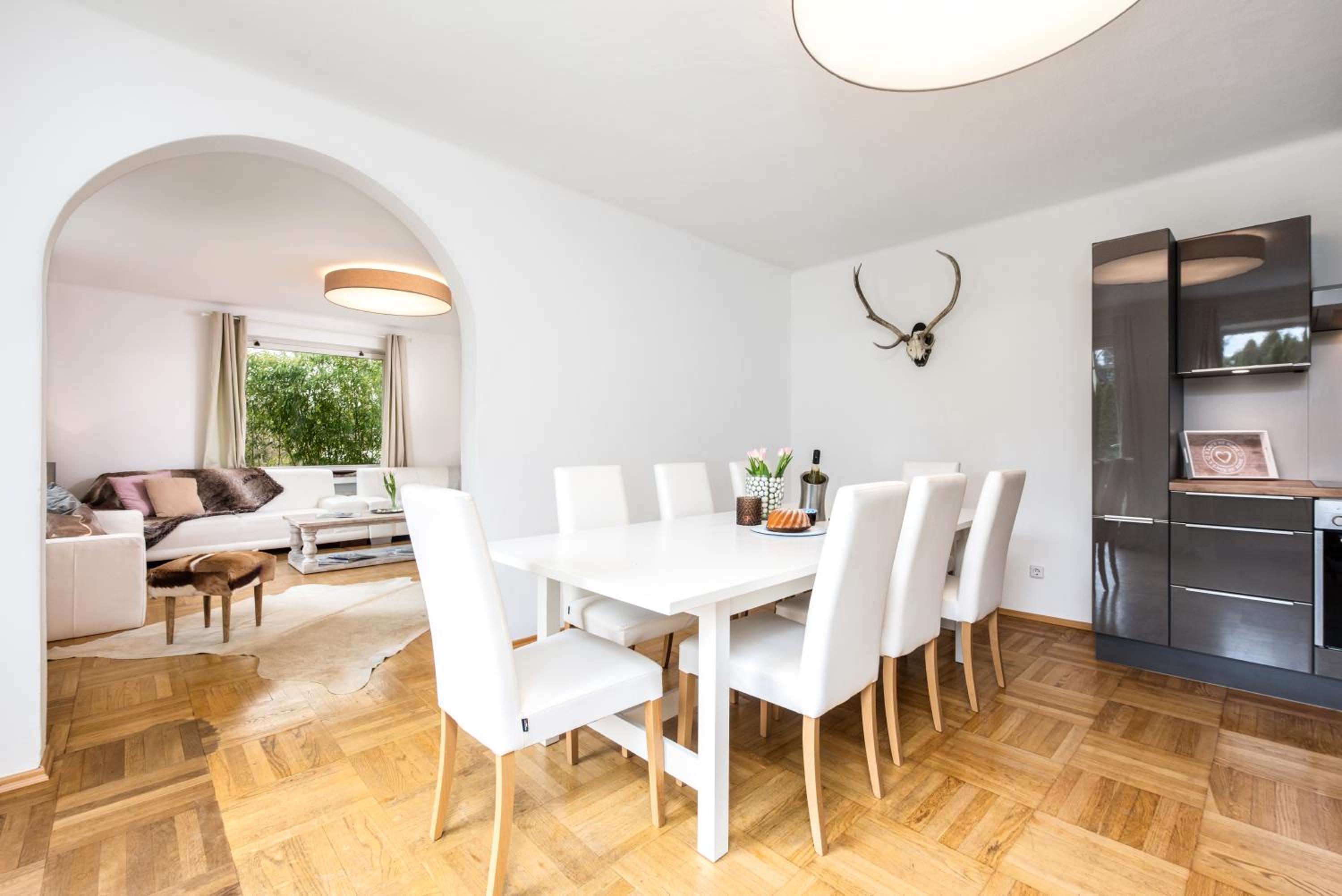 Townhouse RIVA, prime location in the city of Salzburg, 1000m2 backyard view 5