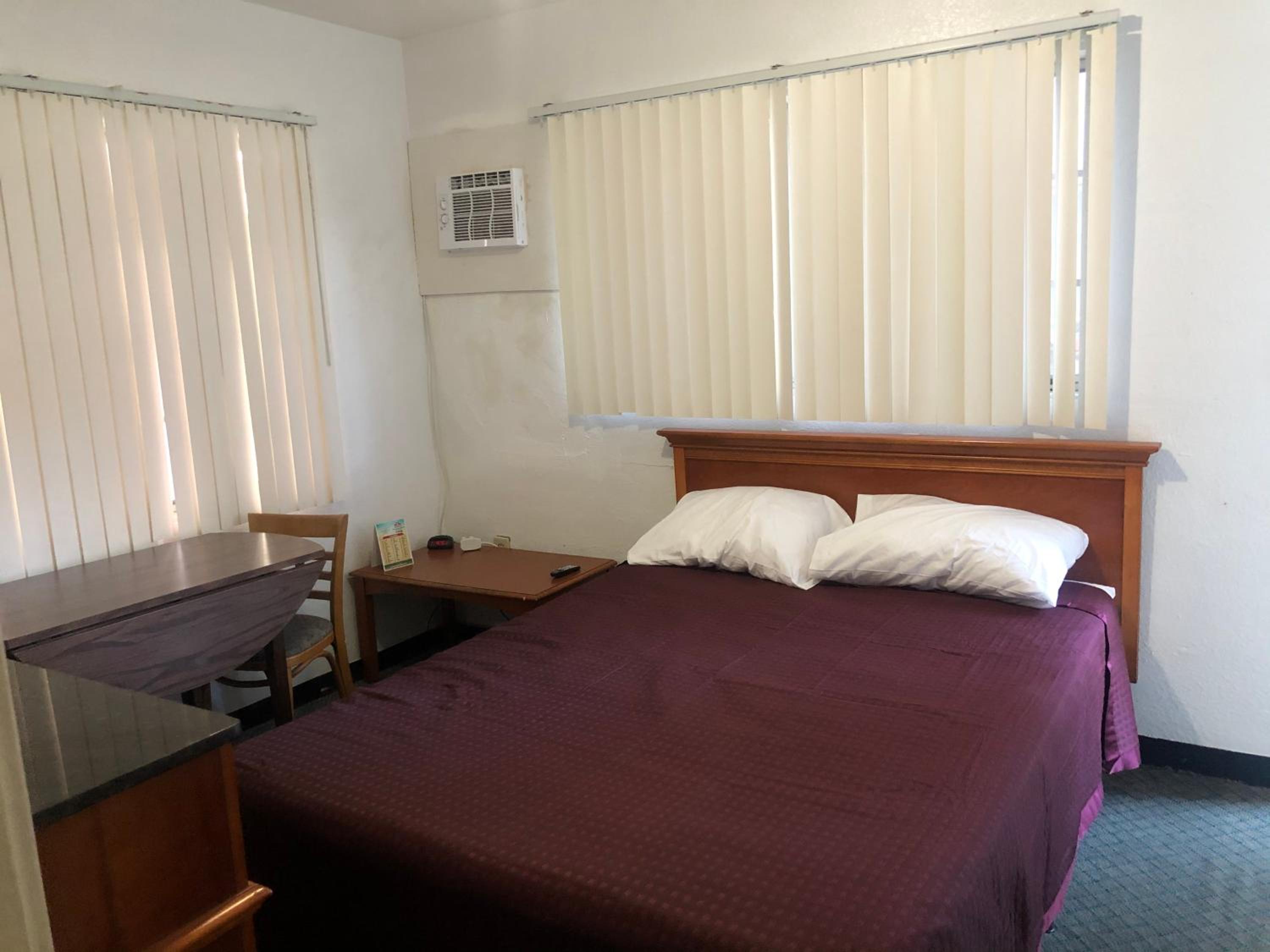 Sunrise Resort Motel South