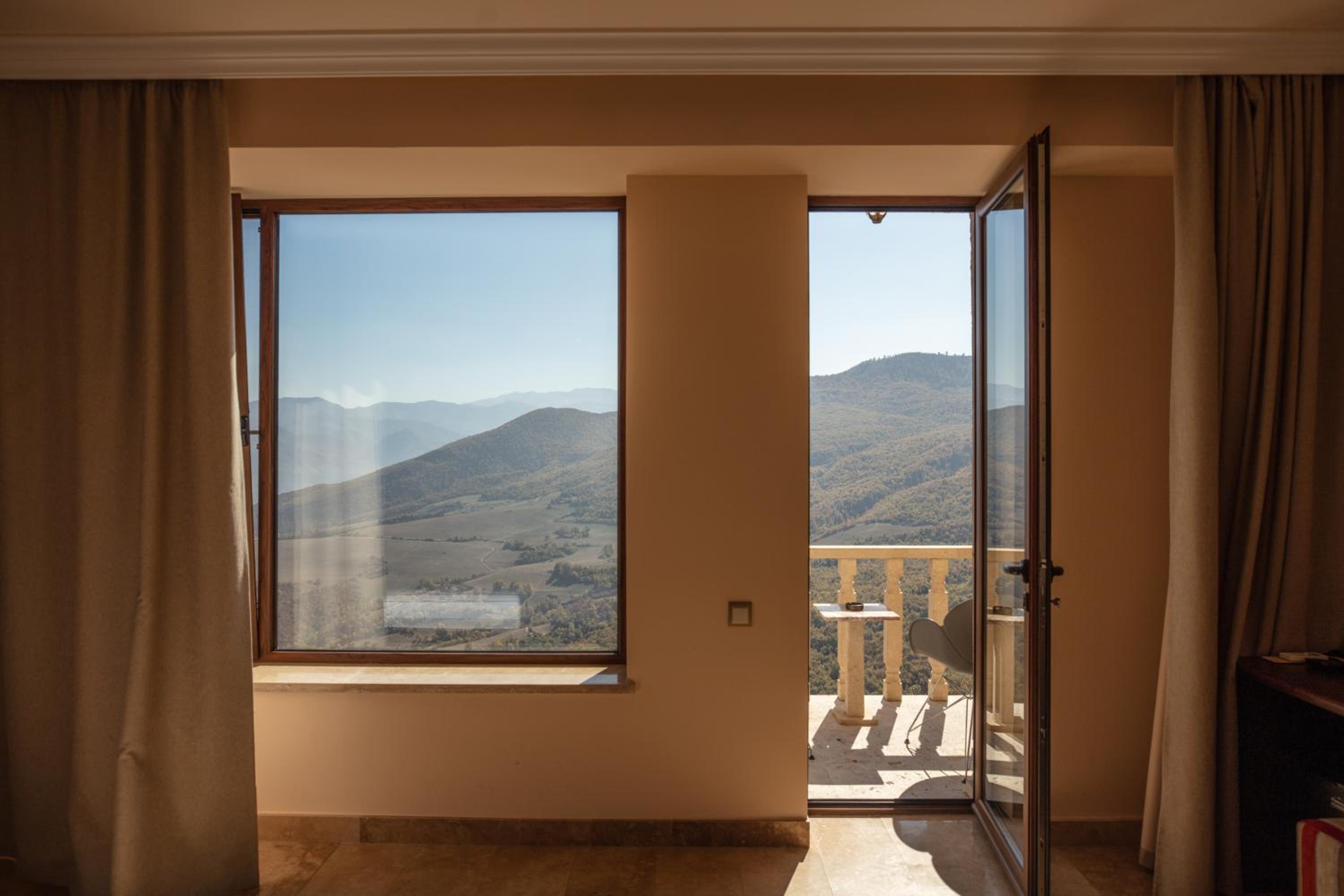 Lastiver Resort