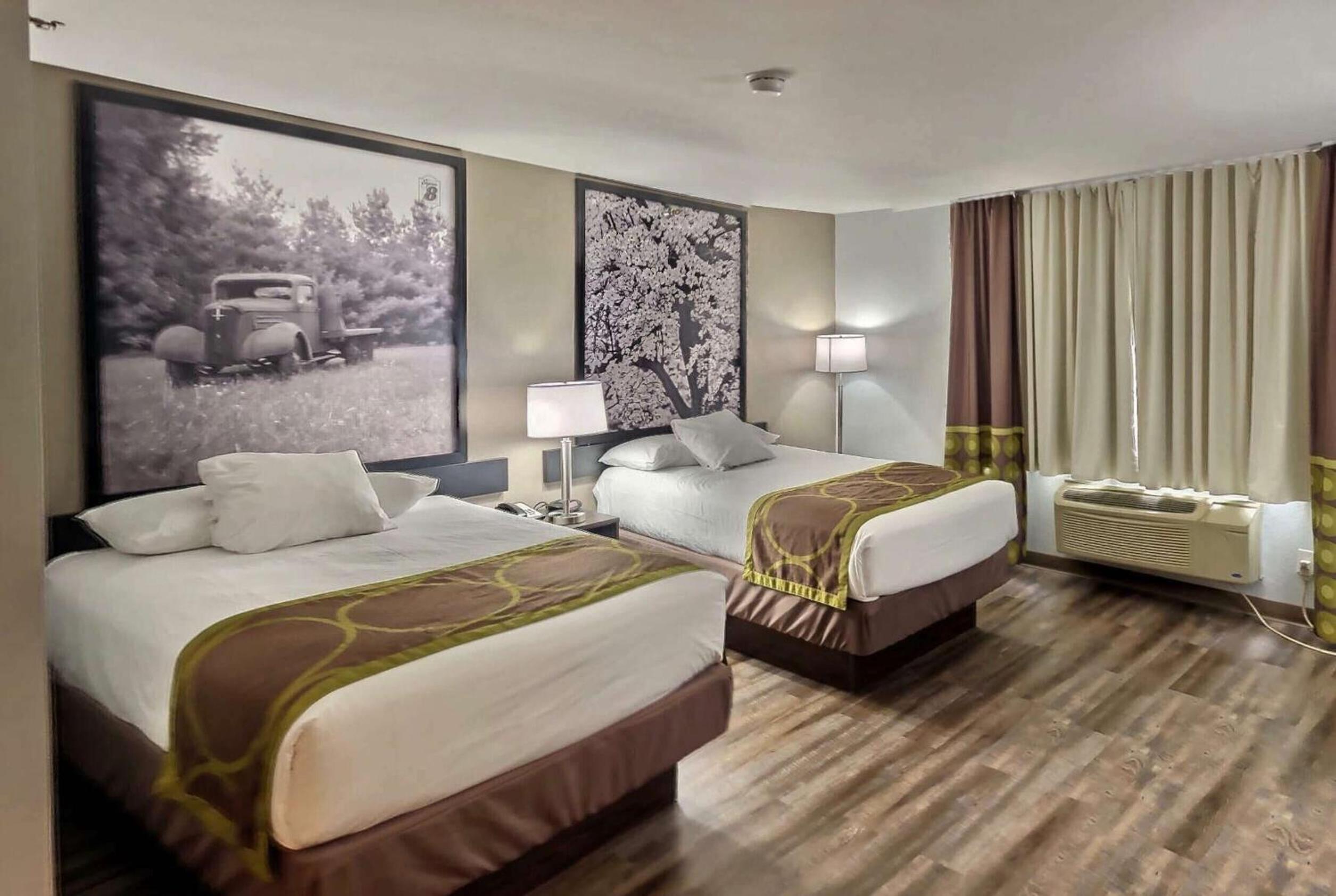 Georgetown Vacations - Super 8 by Wyndham Georgetown - Property Image 11