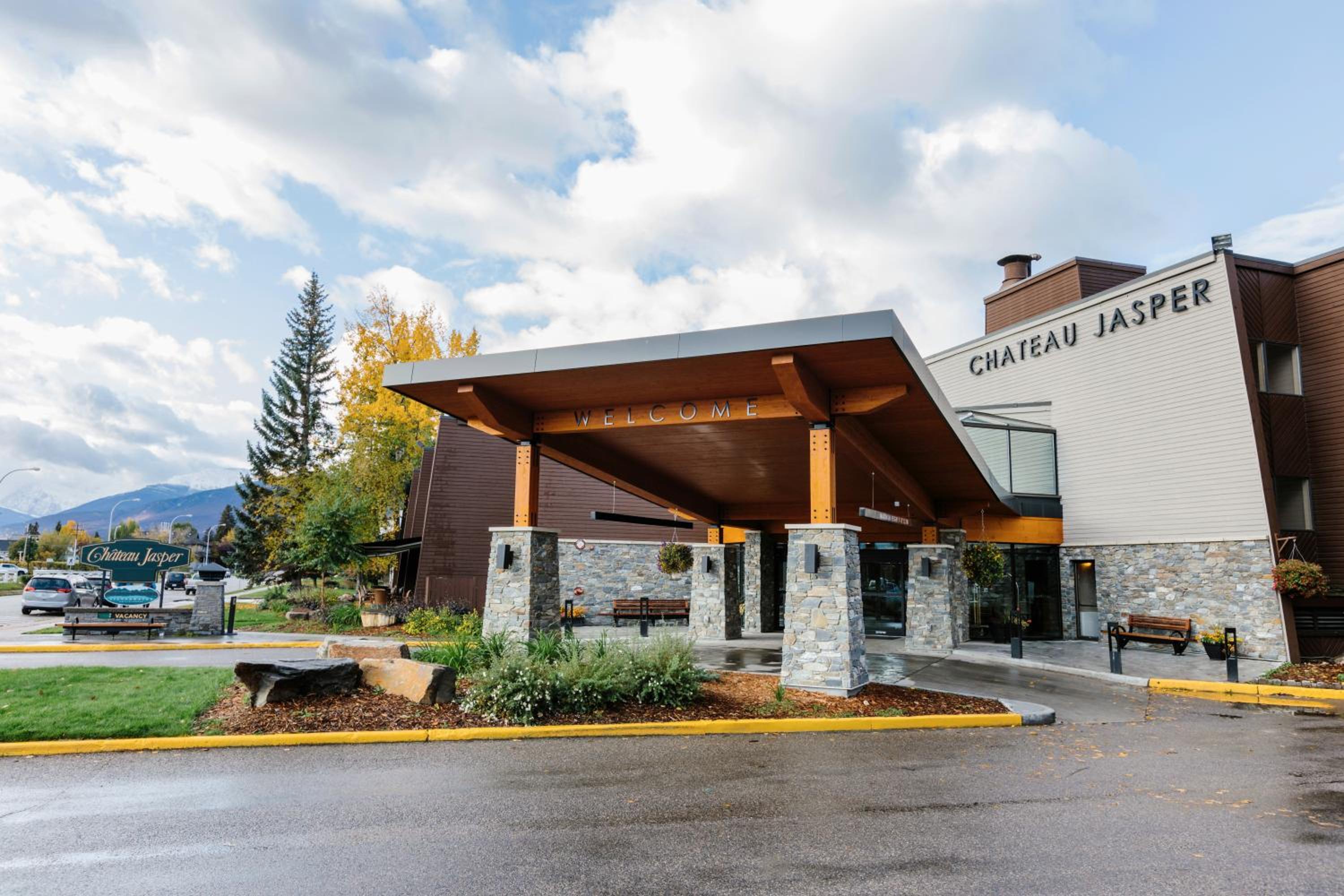 Jasper Vacations - Chateau Jasper - Property Image 1