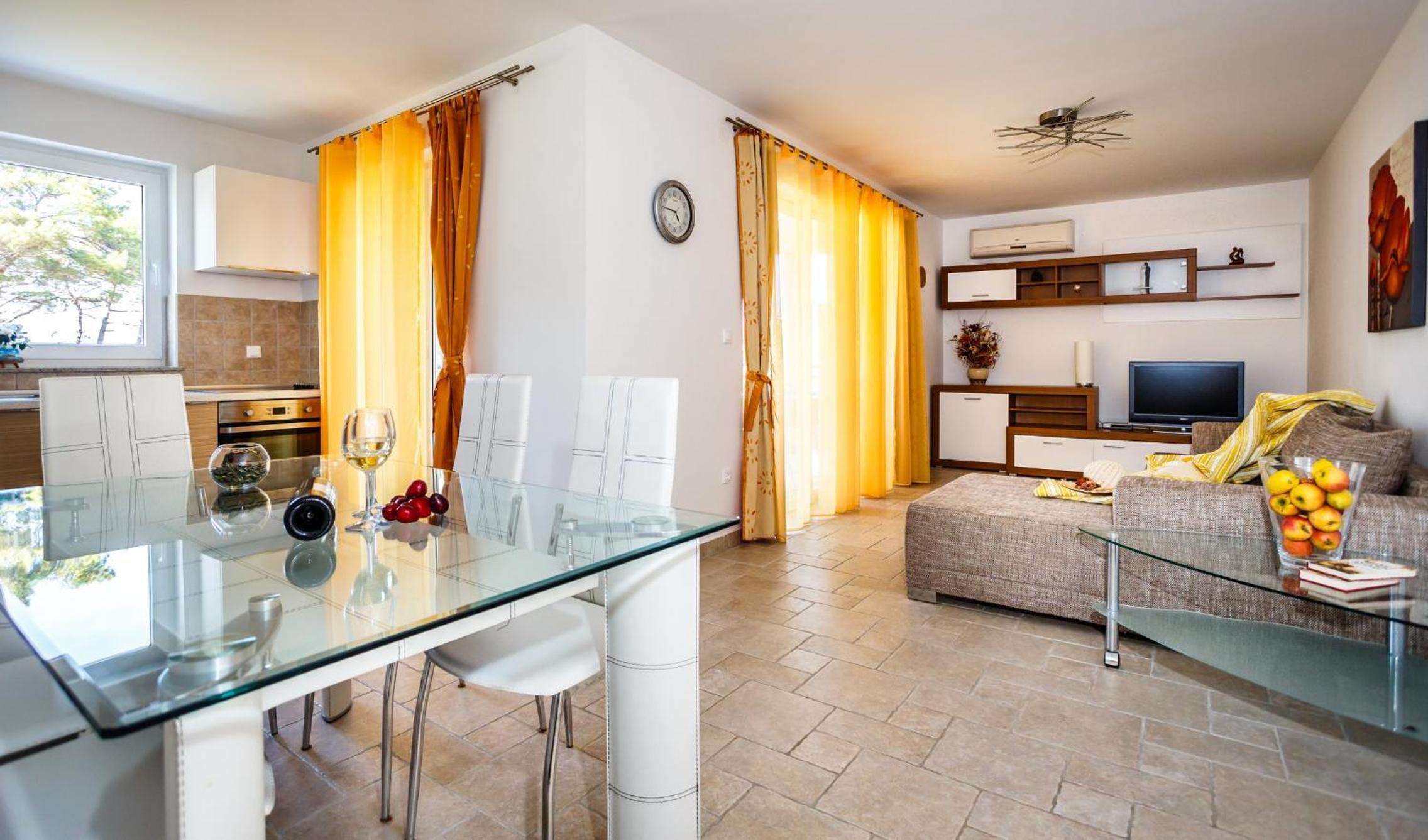 Mare & Mons Seafront Apartments