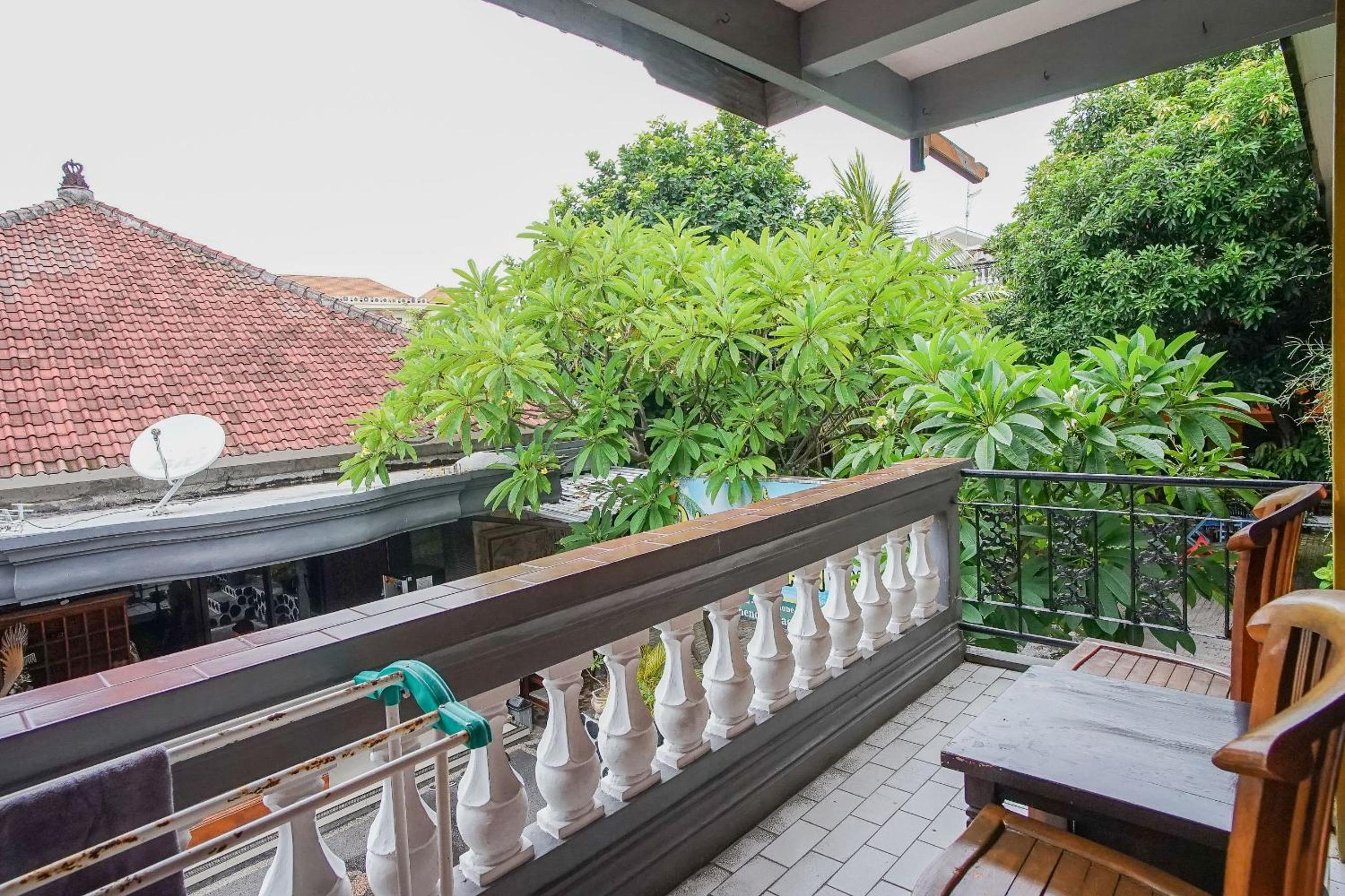 RedDoorz at Mahendra Beach Inn Kuta
