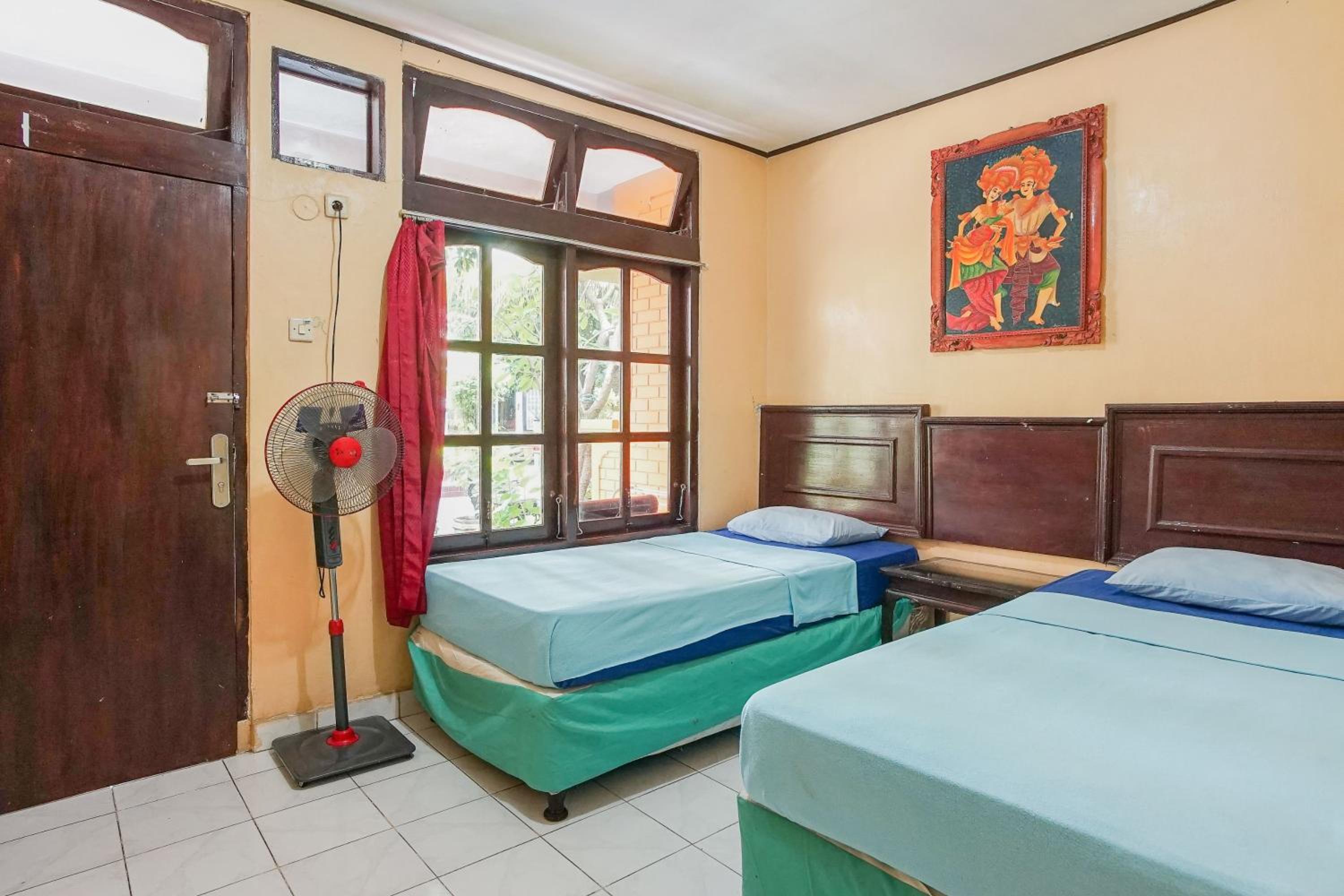 RedDoorz at Mahendra Beach Inn Kuta