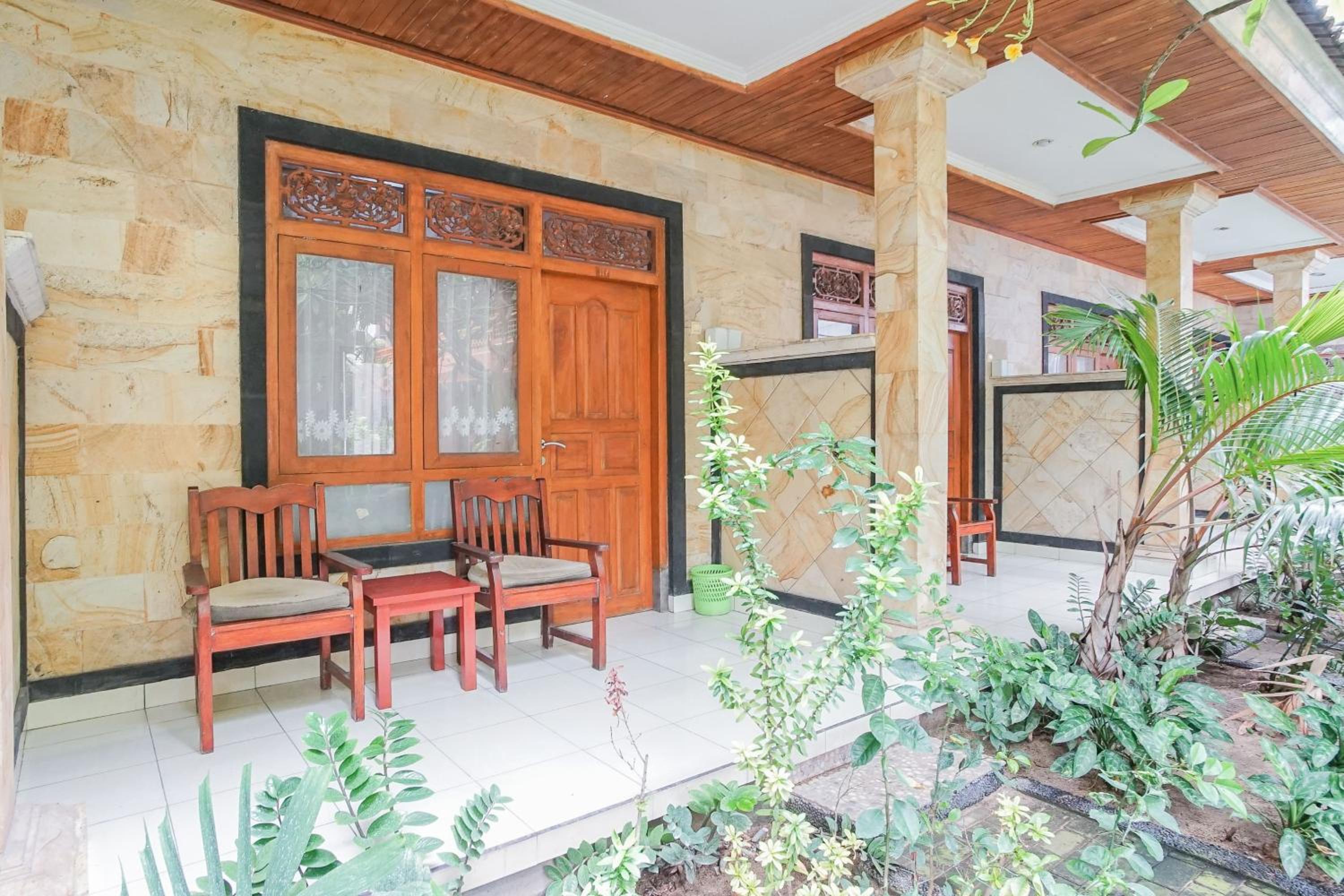RedDoorz at Mahendra Beach Inn Kuta