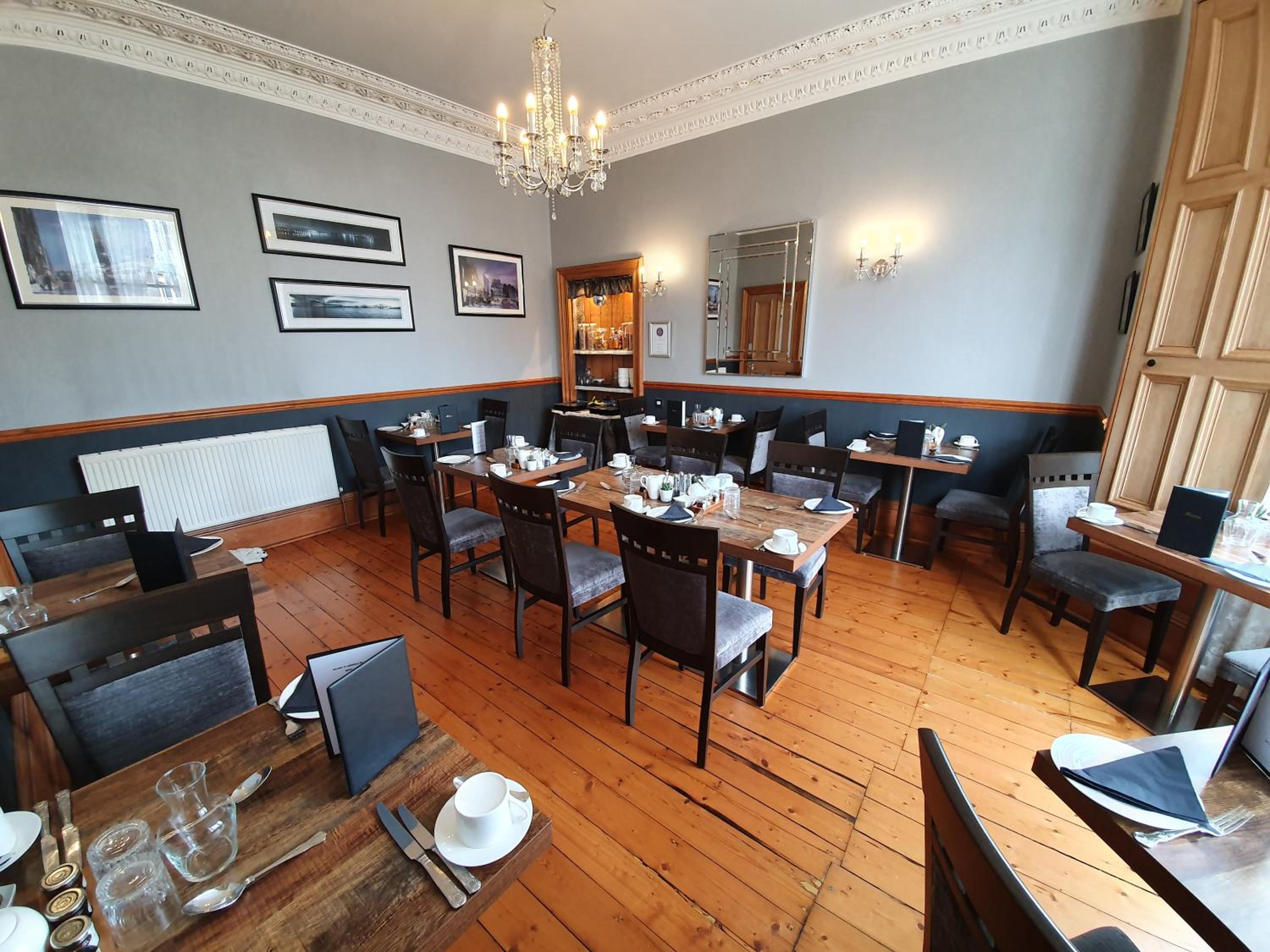 Lauderville guest house