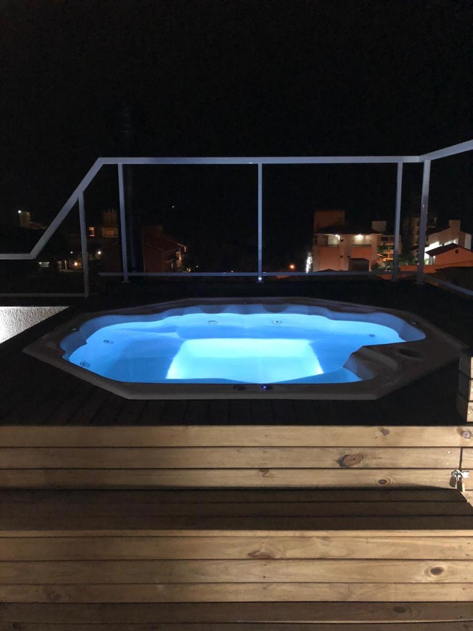 Seu refúgio paradisíaco a apenas 330 metros do mar TUB