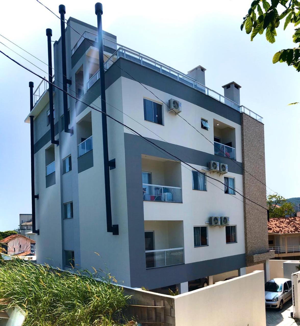Seu refúgio paradisíaco a apenas 330 metros do mar TUB