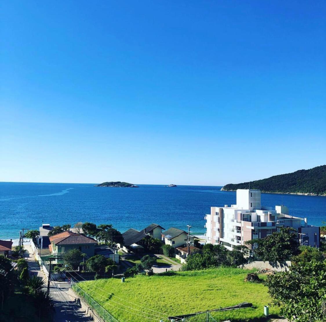 Seu refúgio paradisíaco a apenas 330 metros do mar TUB