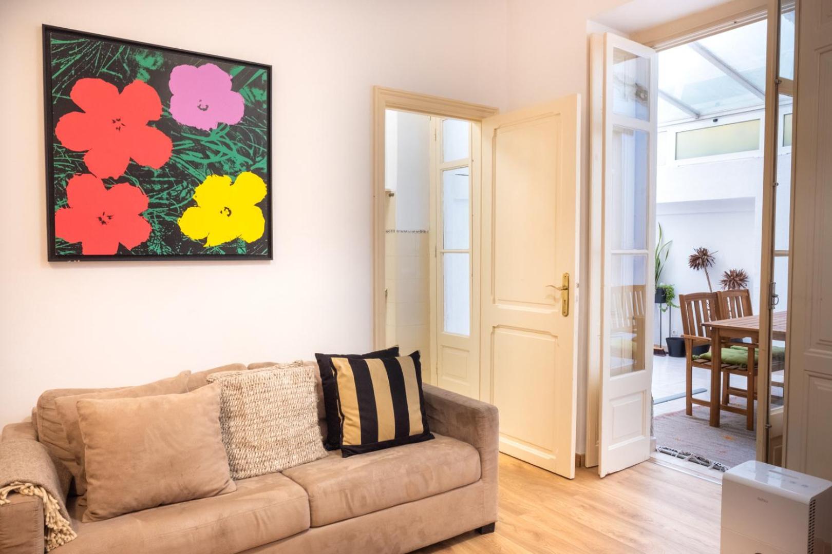 Central Apartment with Terrace by LovelyStay view 4
