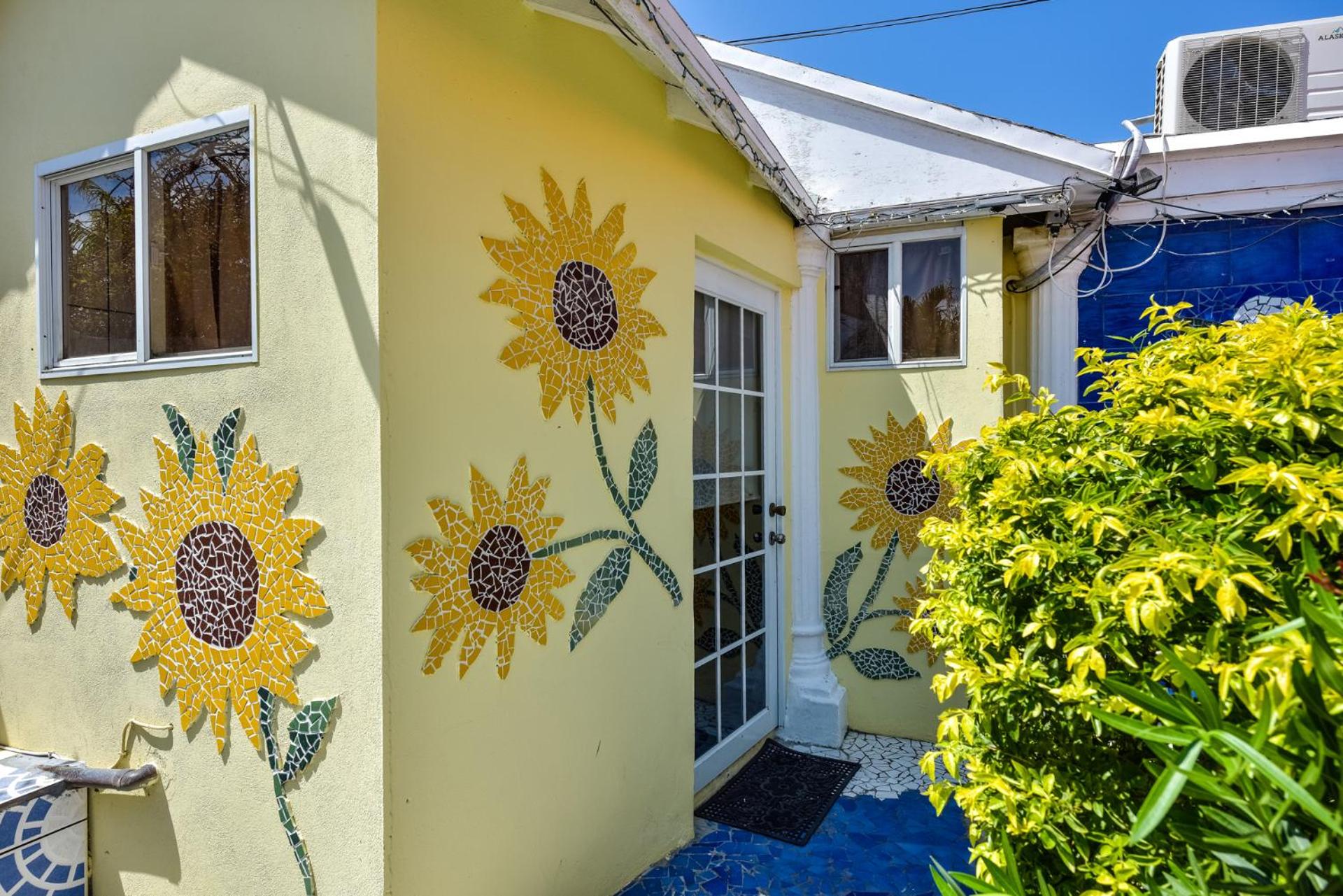 Sunflower Villa Studios