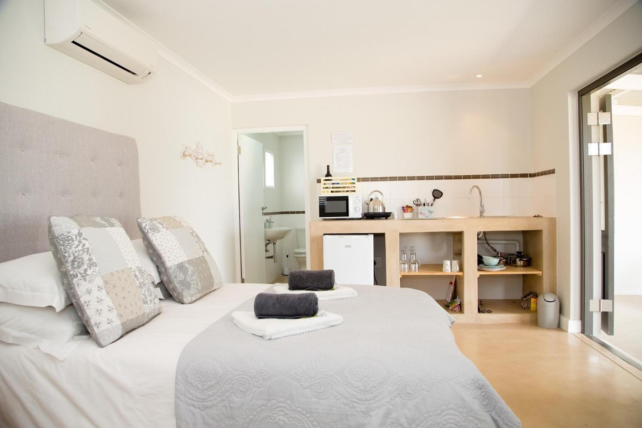 401 Rozendal Cottages