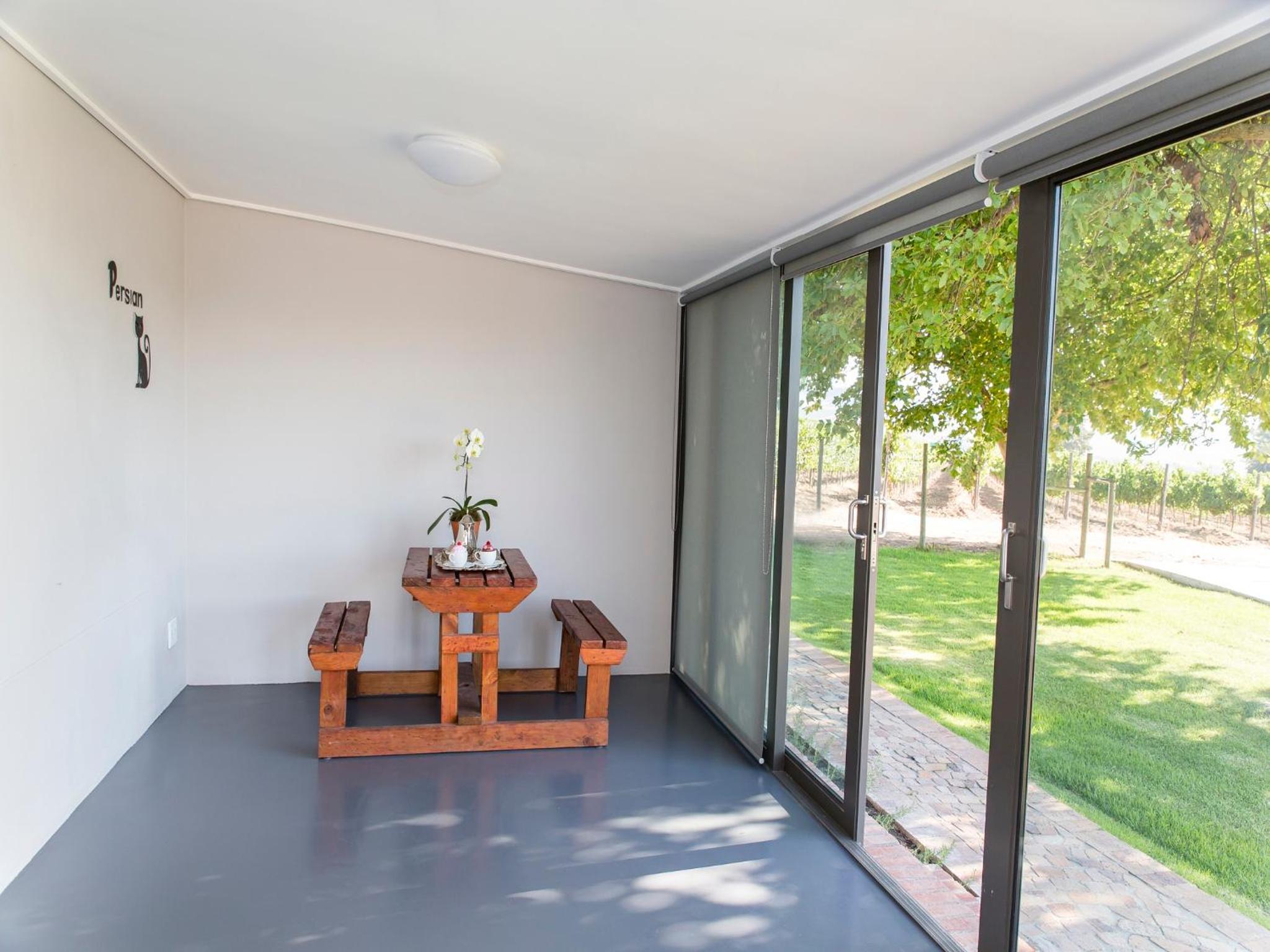 401 Rozendal Cottages