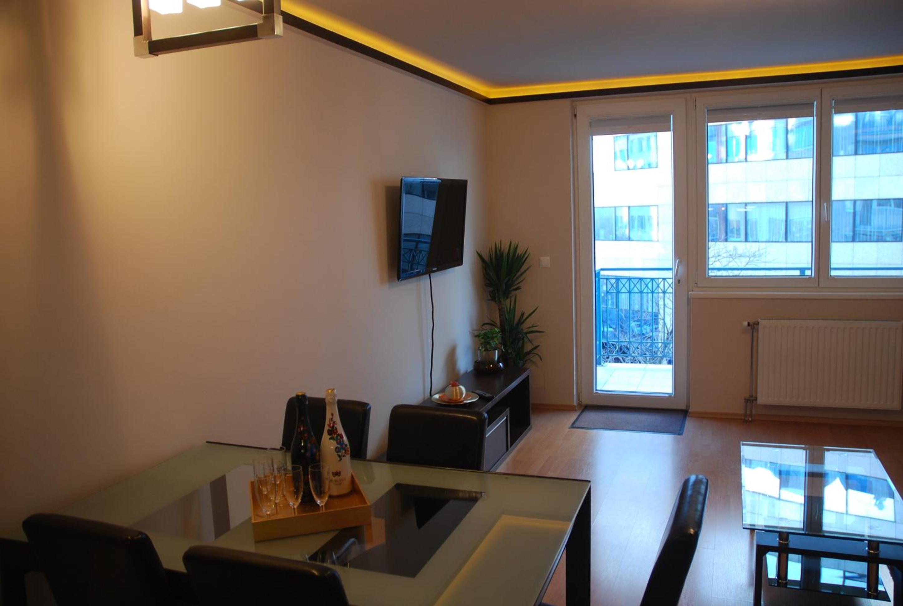 Arpad Bridge Apartments