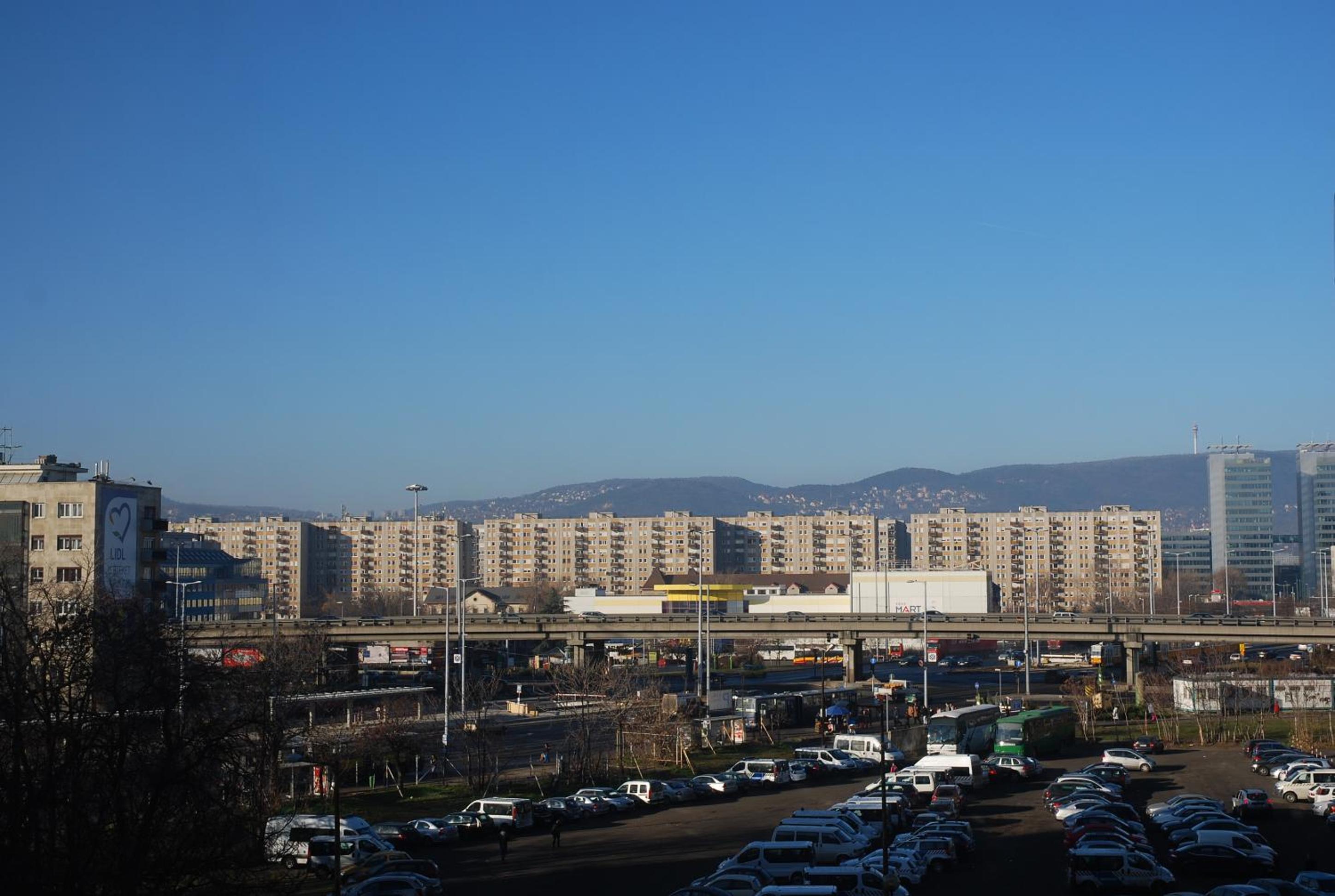 Arpad Bridge Apartments