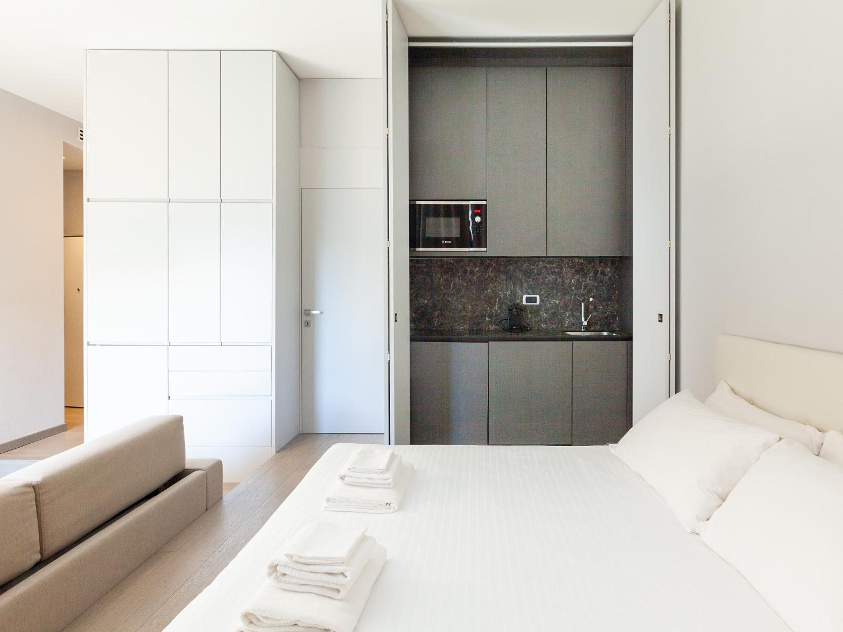 easyhomes-Duomo Suites & Apartments