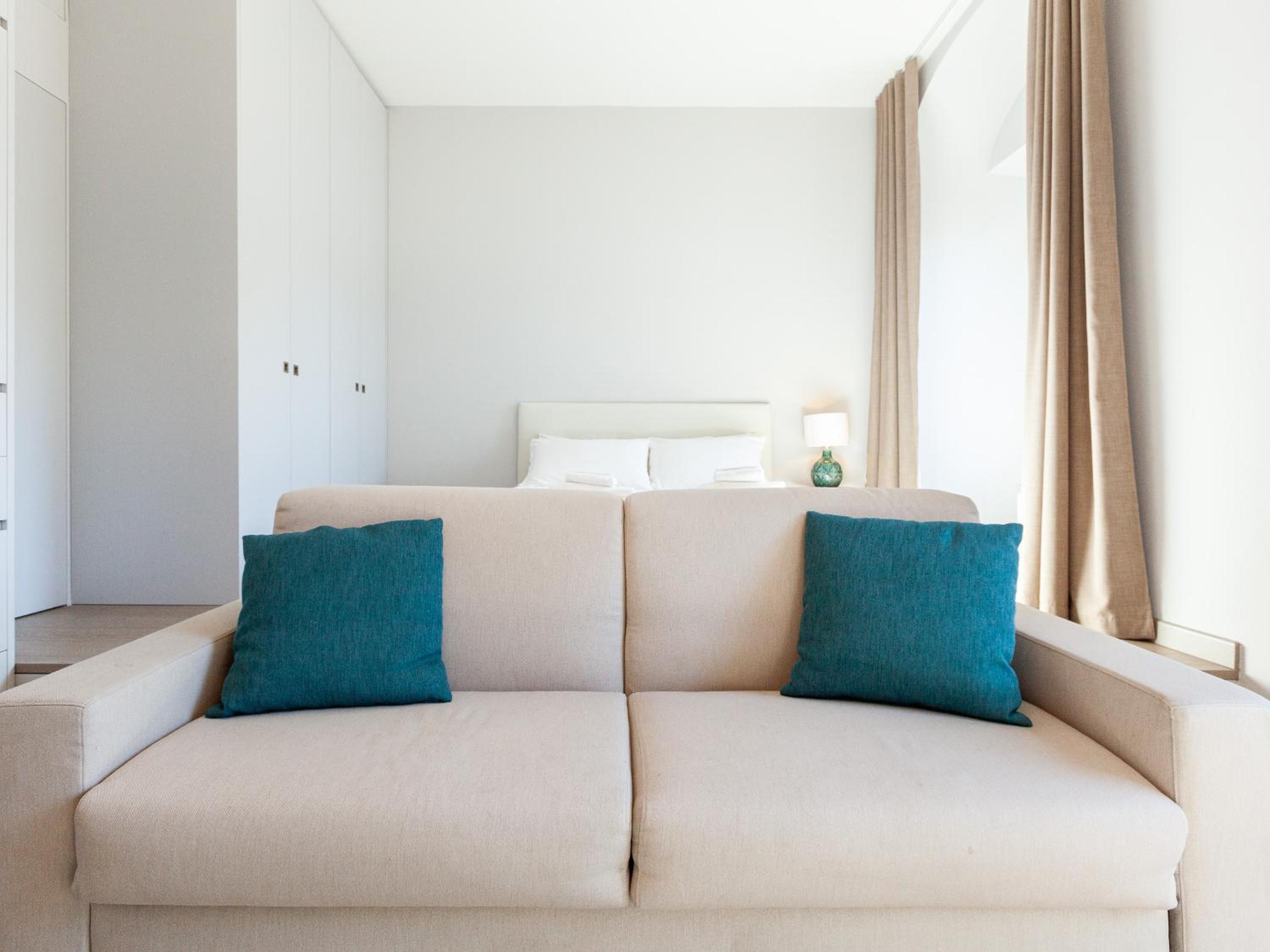 easyhomes-Duomo Suites & Apartments