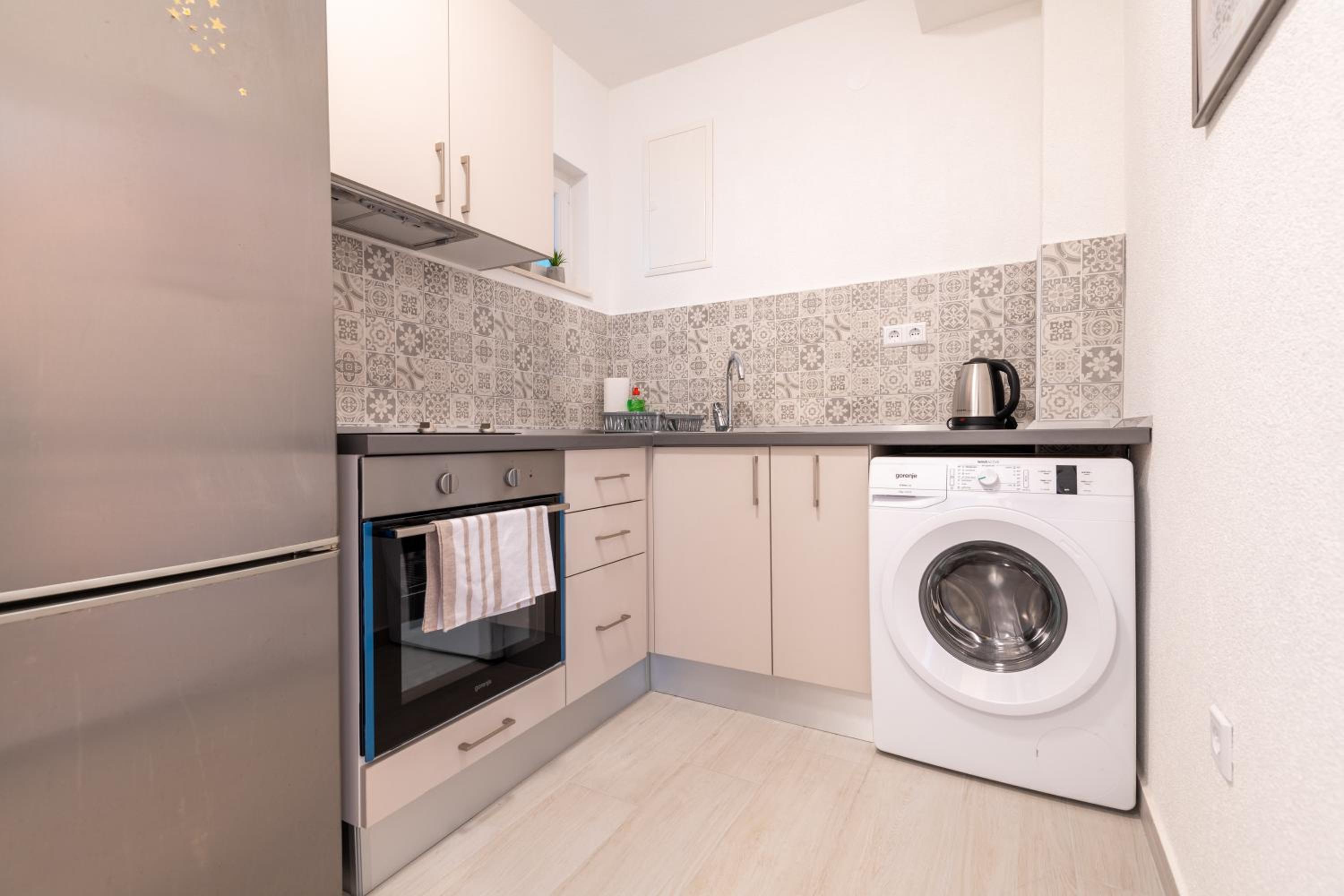 Apartments & rooms Leon