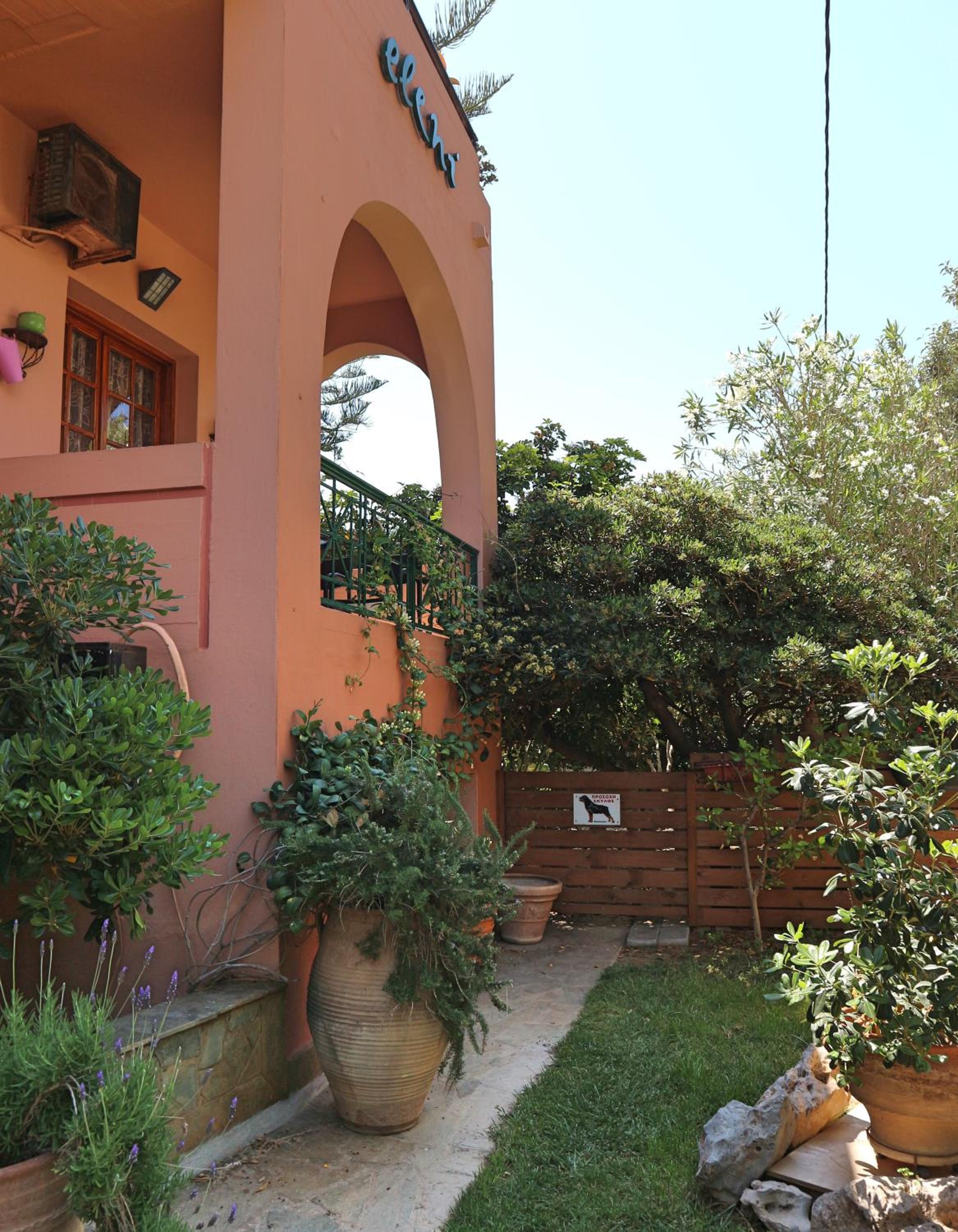 Photo 9