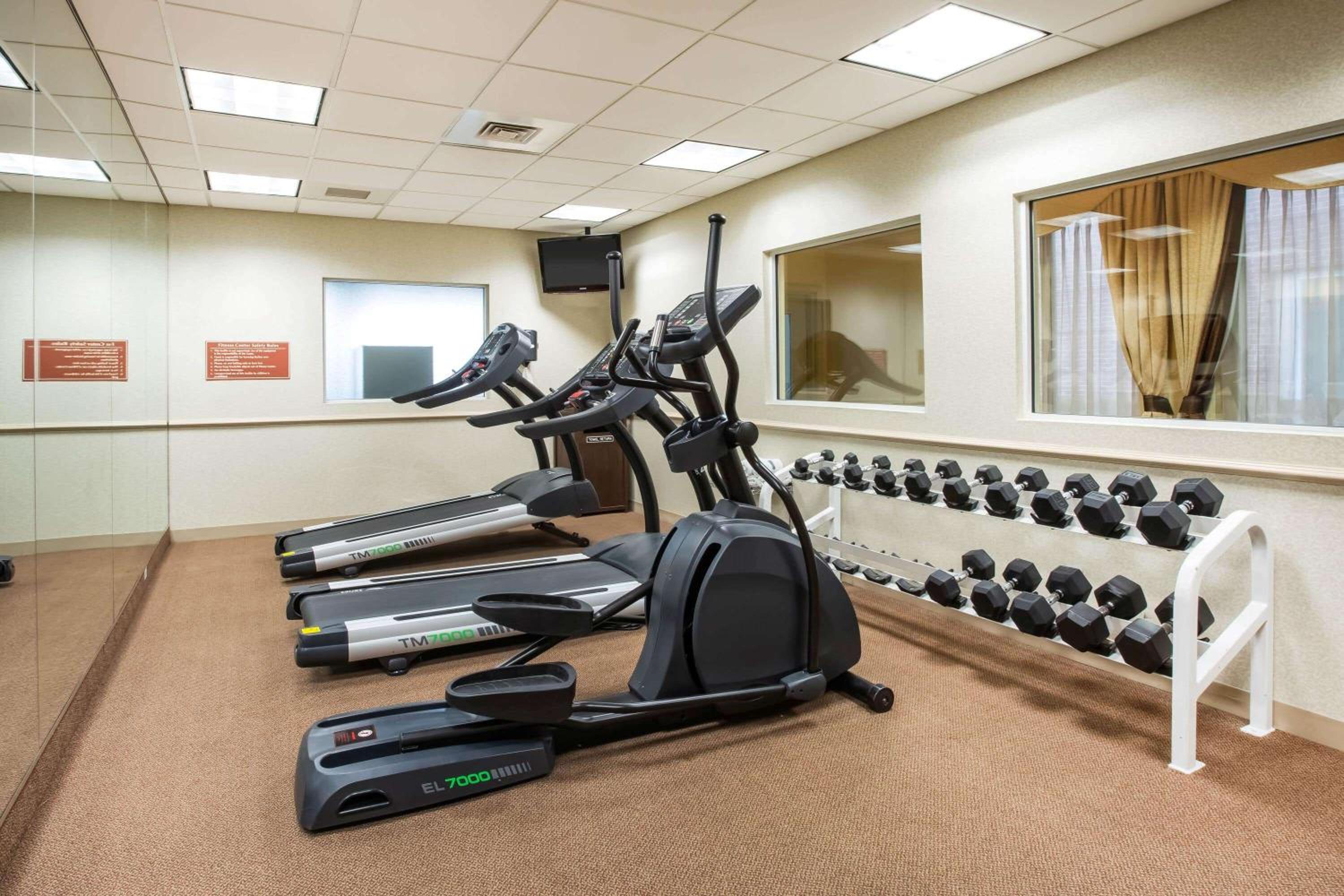 La Quinta by Wyndham Islip - MacArthur Airport - Property Image 4