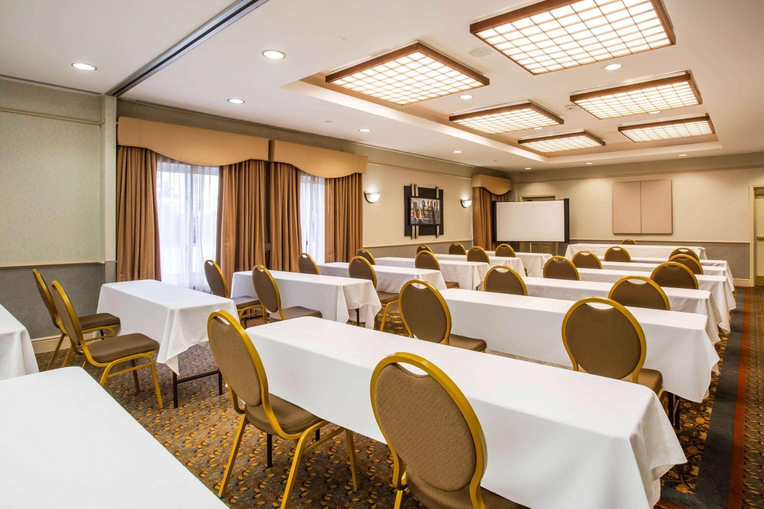La Quinta by Wyndham Islip - MacArthur Airport - Property Image 17
