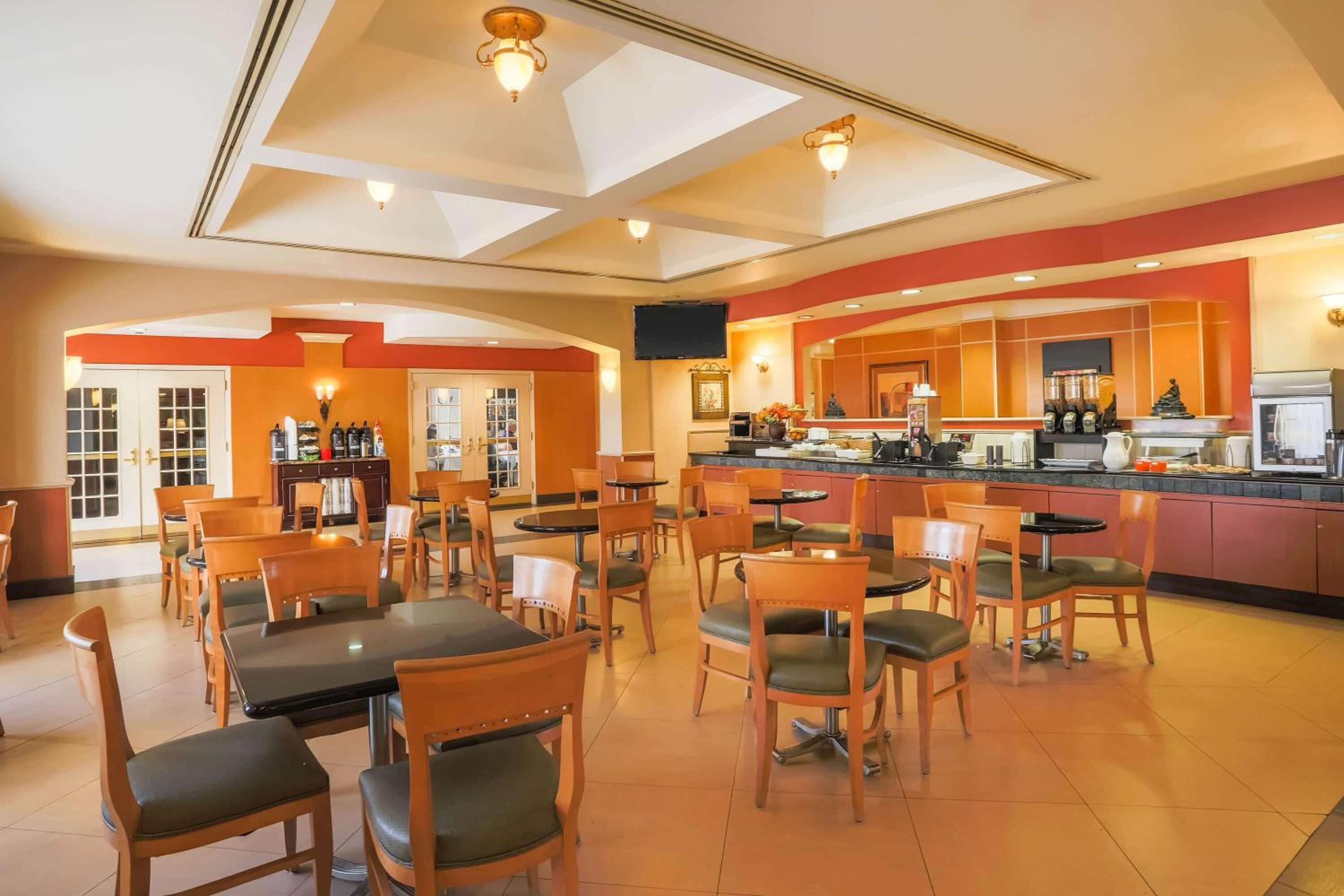 La Quinta by Wyndham Islip - MacArthur Airport - Property Image 20