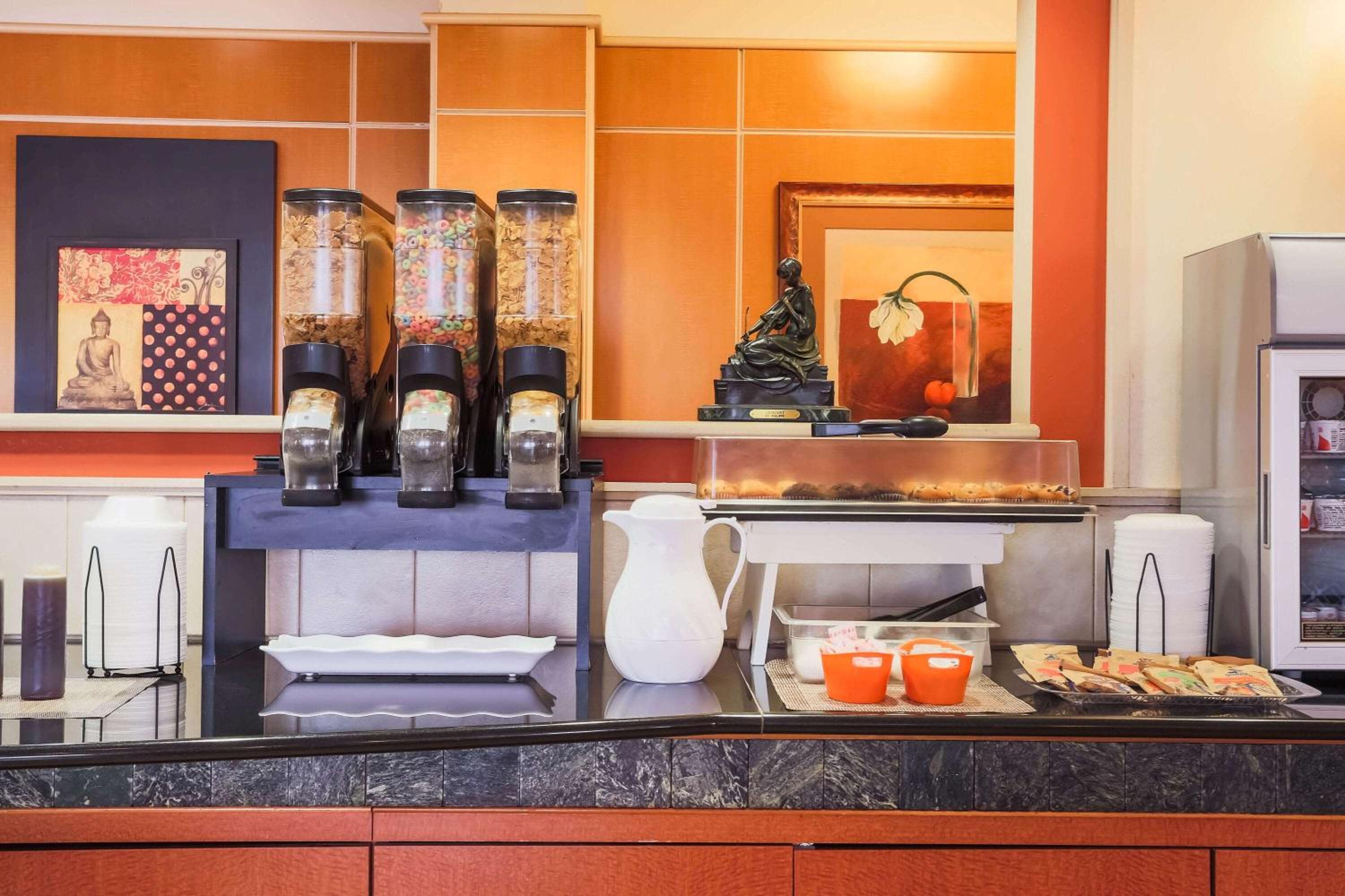 La Quinta by Wyndham Islip - MacArthur Airport - Property Image 21