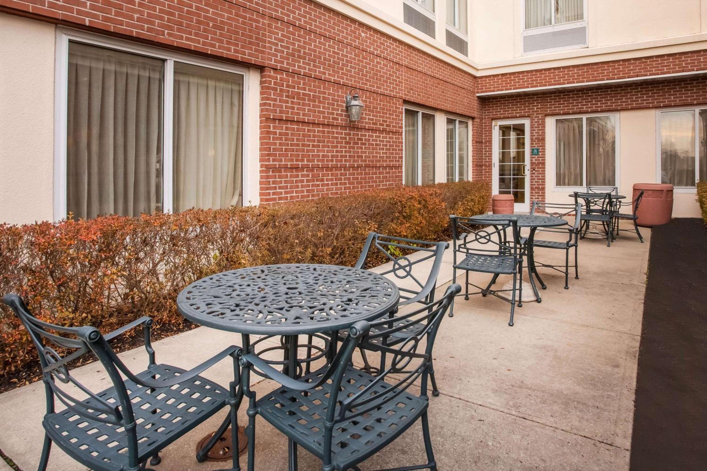 La Quinta by Wyndham Islip - MacArthur Airport - Property Image 25