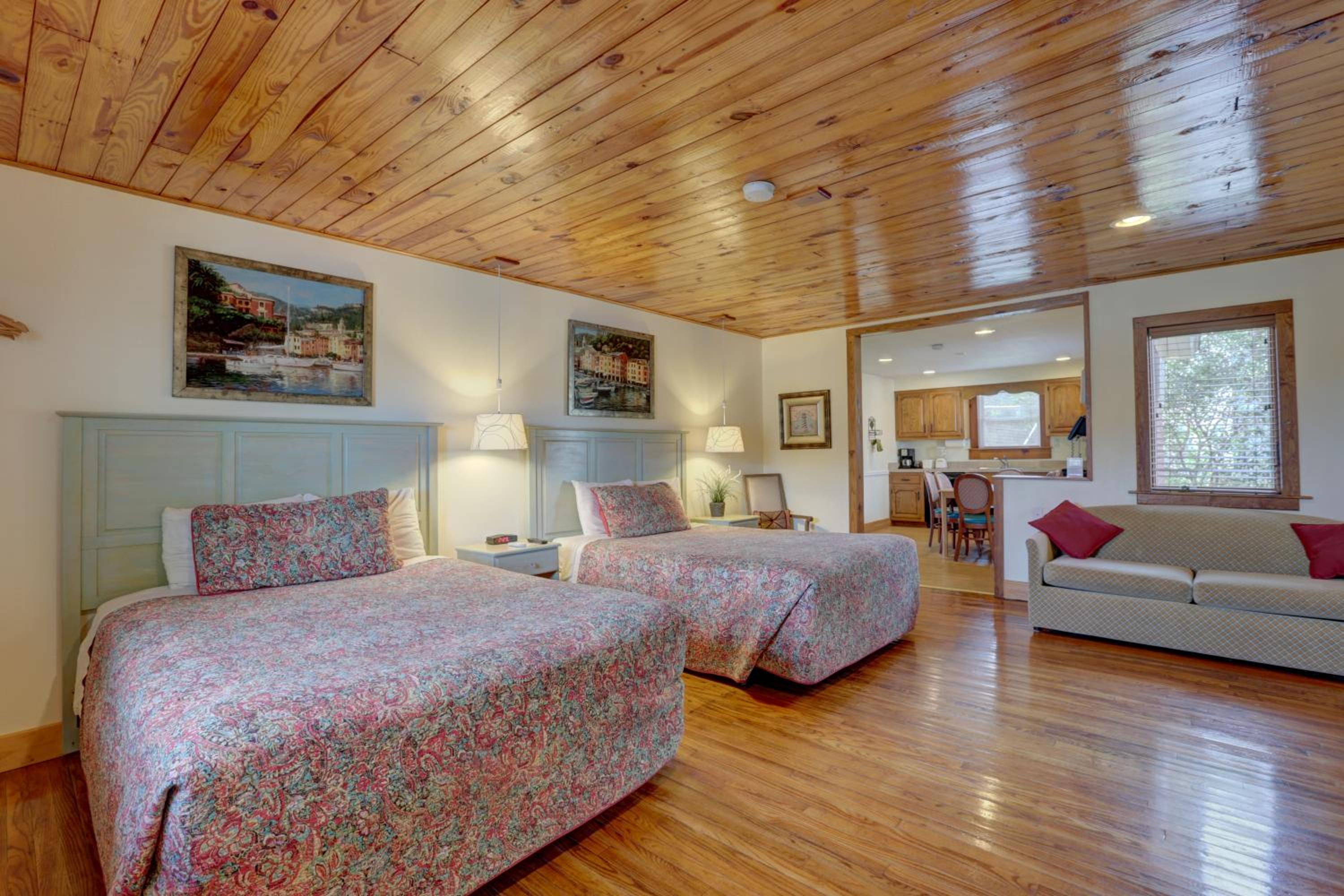 Cape Pines Motel