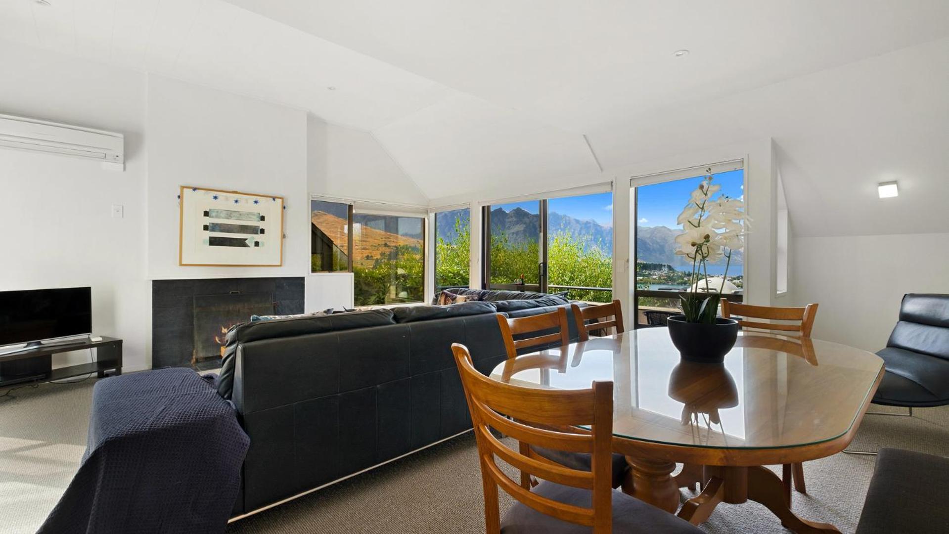 Earnslaw Central Views B