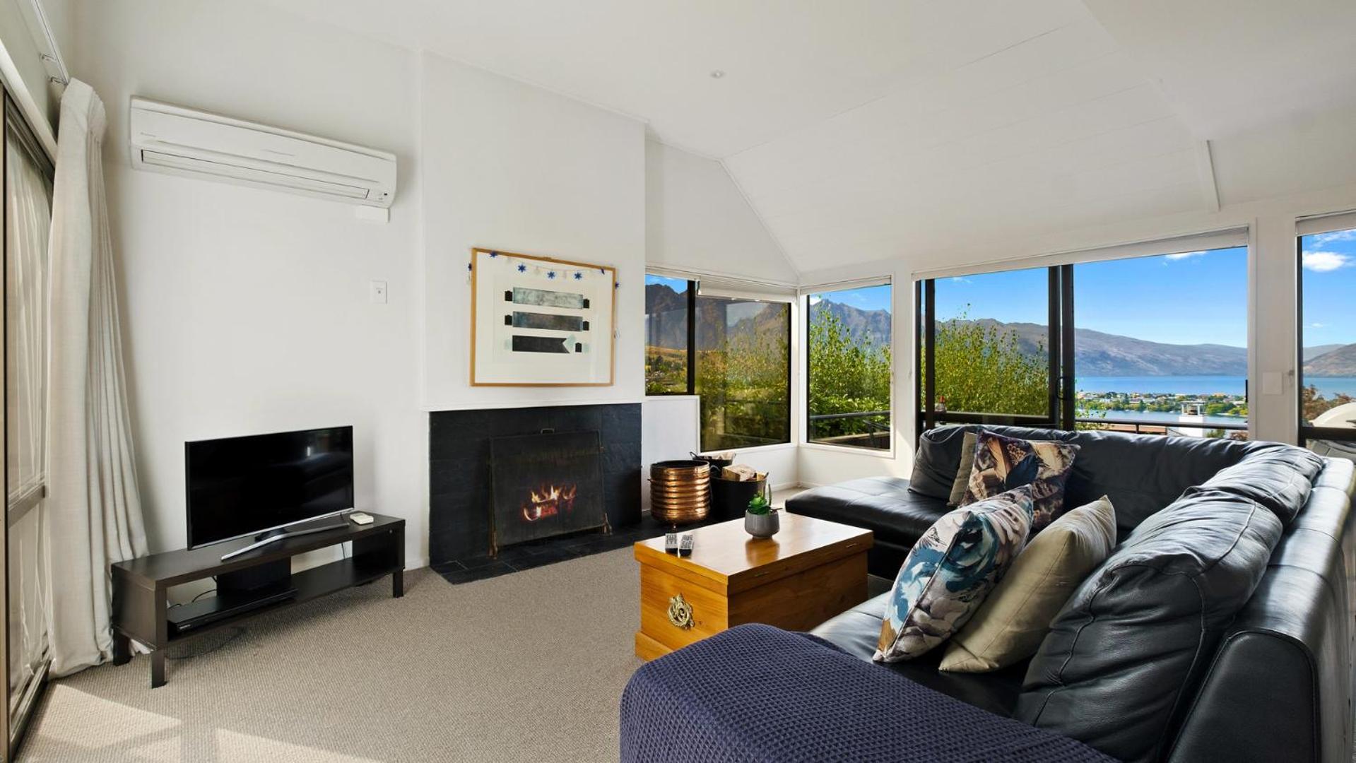 Earnslaw Central Views B