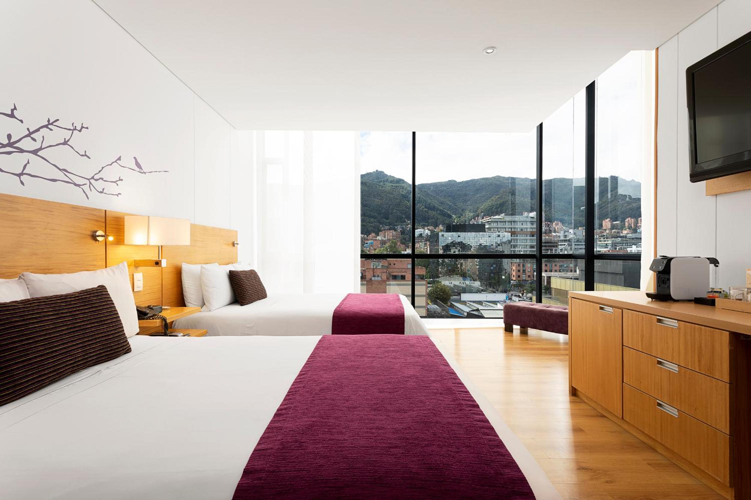 Hotel bh Parque 93 - Image 1