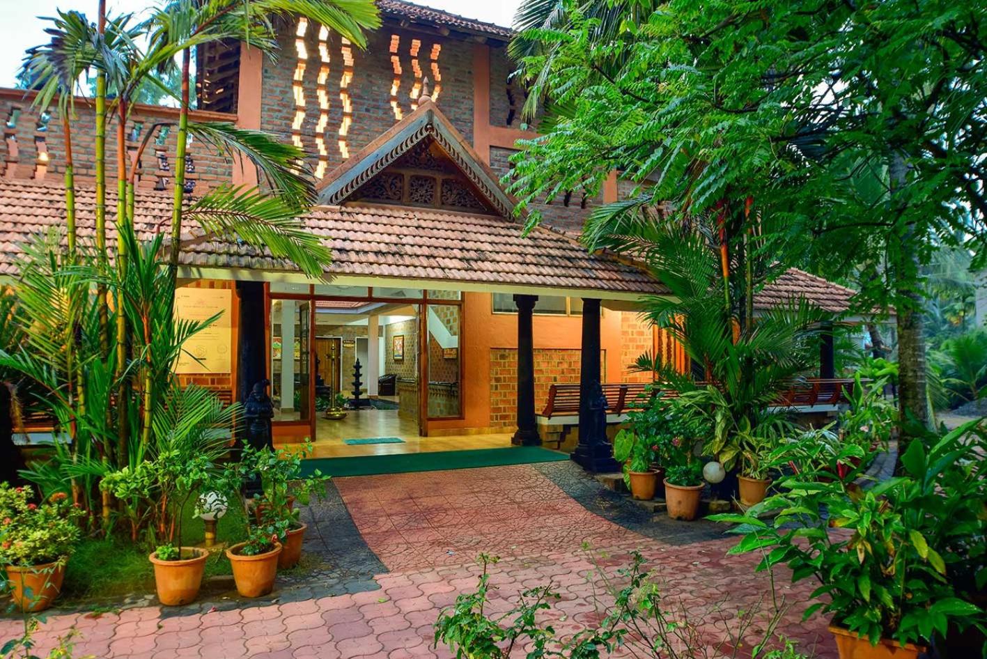 Beach and Lake Ayurvedic Resort, Kovalam view 2
