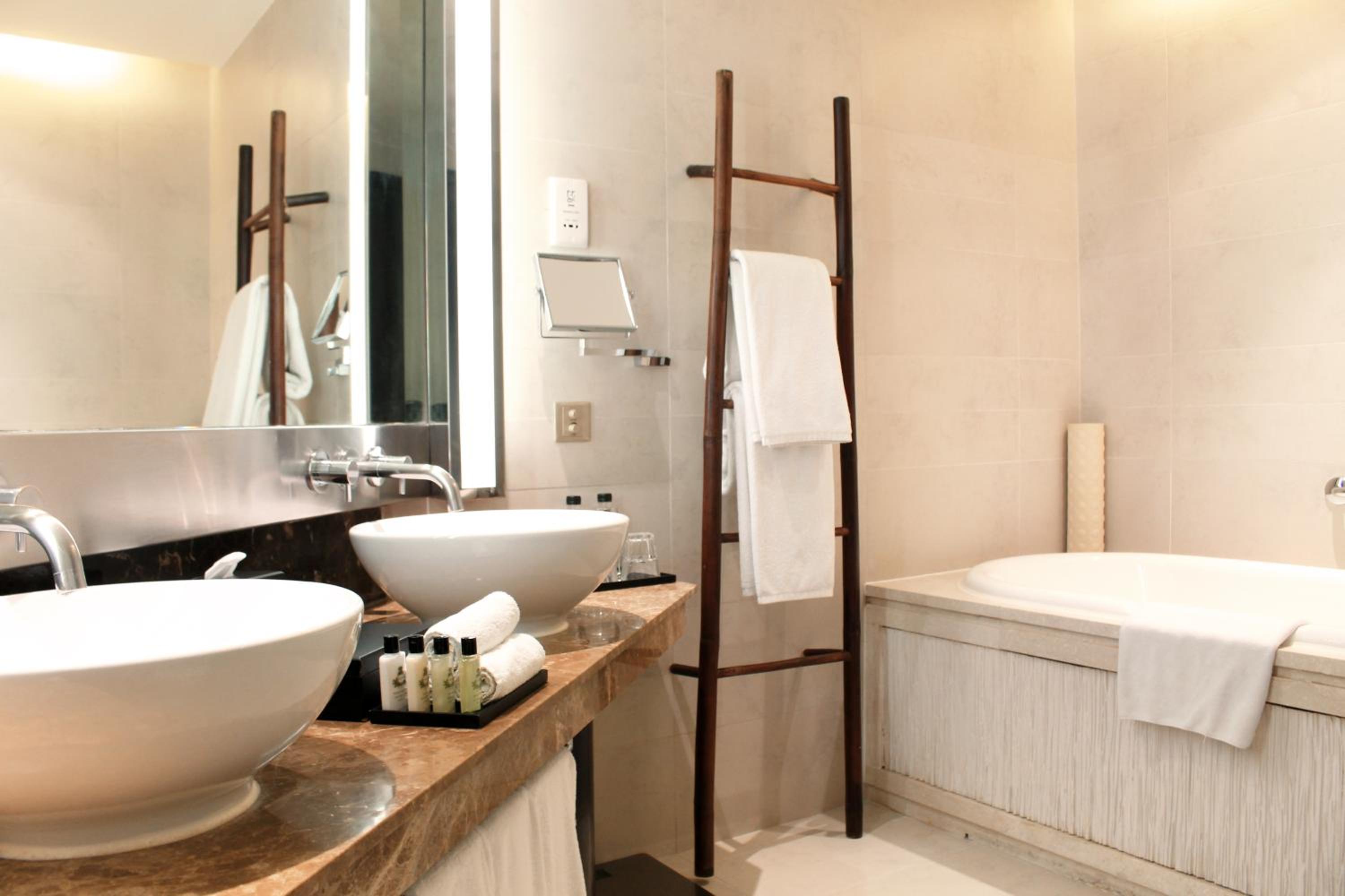 InterContinental Hanoi Westlake by IHG 83