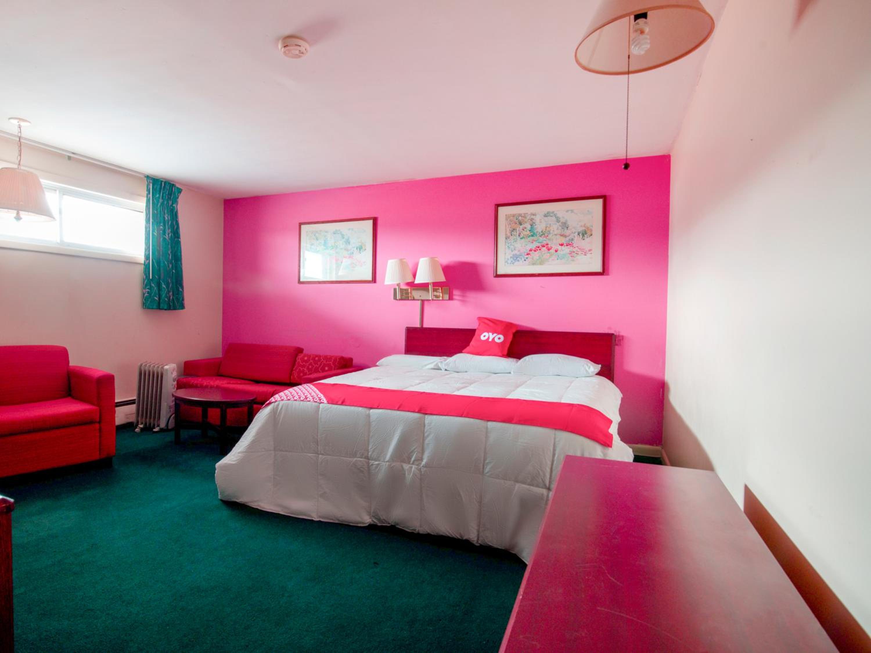 Scranton Vacations - OYO Hotel Dalton PA I-81 - Property Image 5