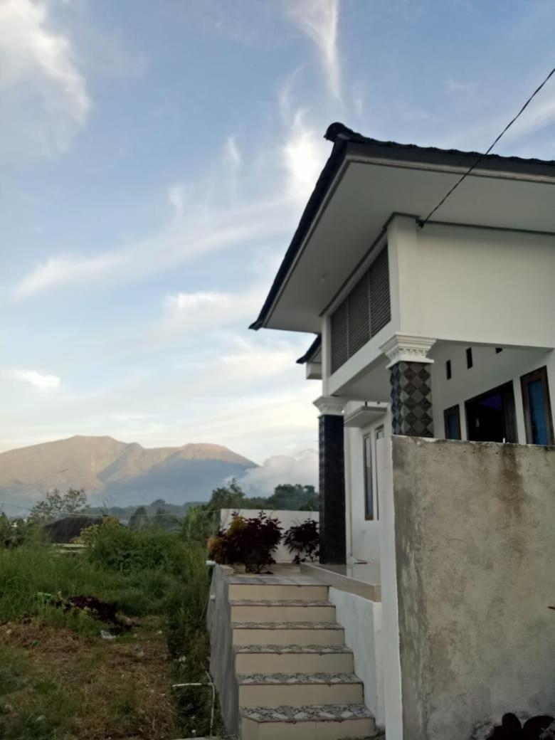 Villa SINGGALANG Syariah view 3