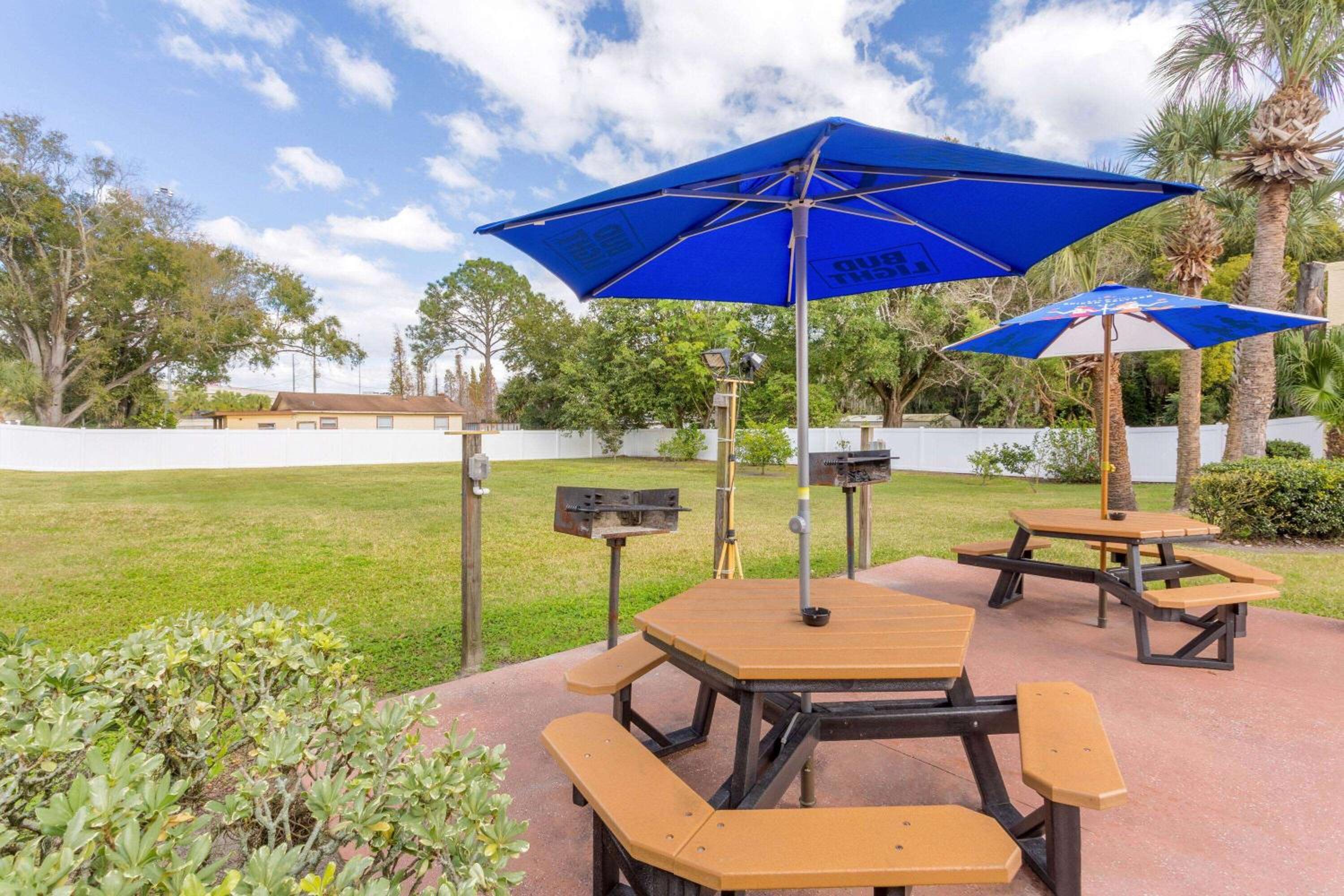 Howard Johnson by Wyndham Lakeland view 4