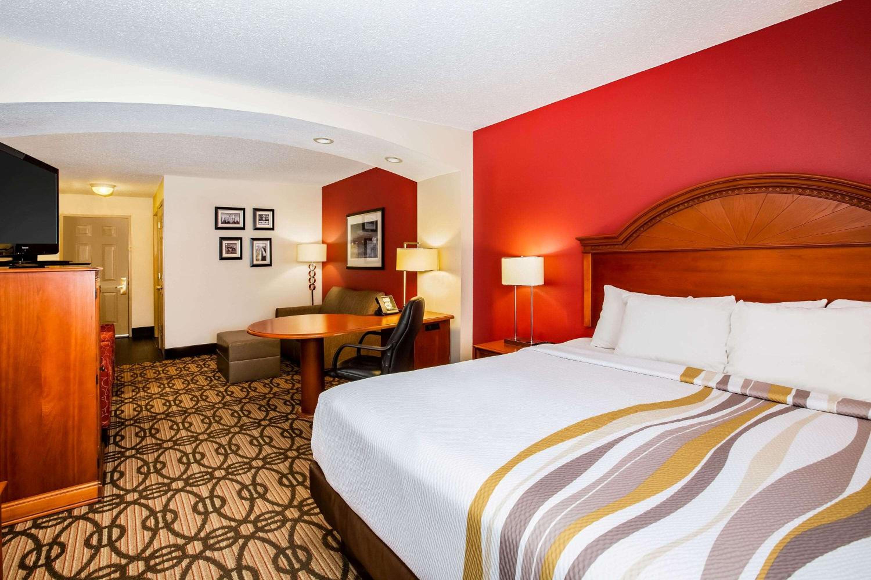 North Platte Vacations - La Quinta by Wyndham North Platte - Property Image 2