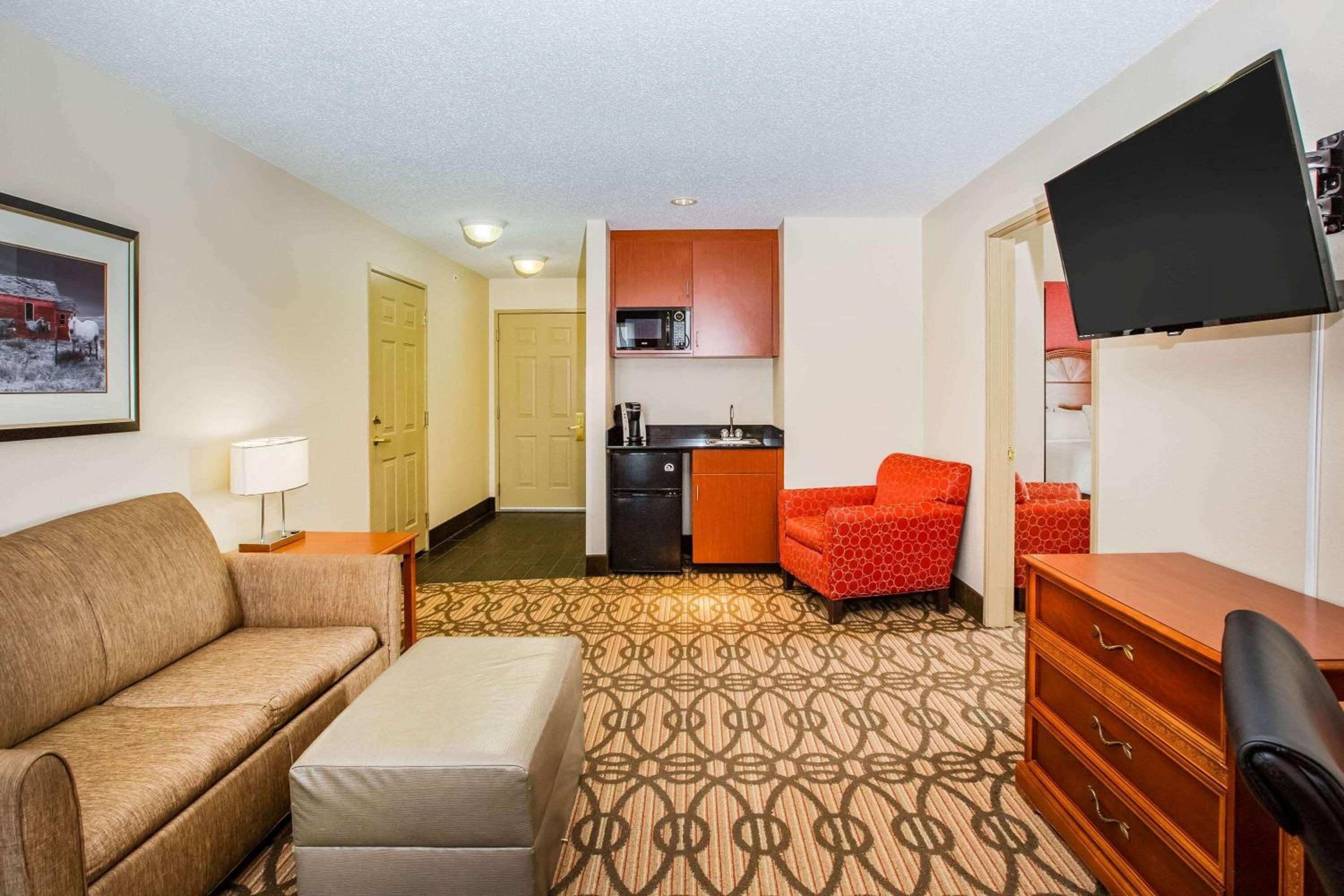 North Platte Vacations - La Quinta by Wyndham North Platte - Property Image 4