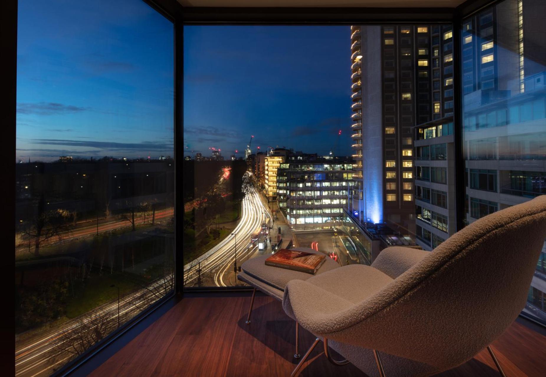 Four Seasons Hotel London at Park Lane - Image 2