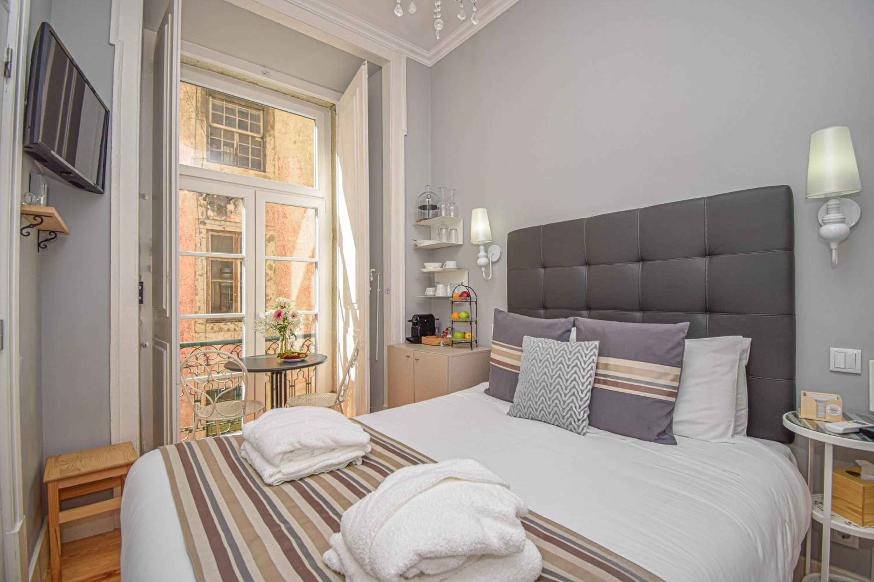 B in B Lisbon Downtown Suites