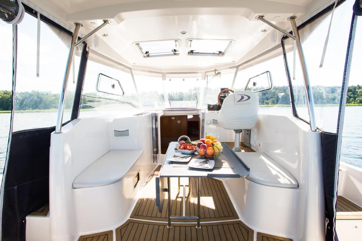 Jacht motorowy Nautika 1000 VIP view 5