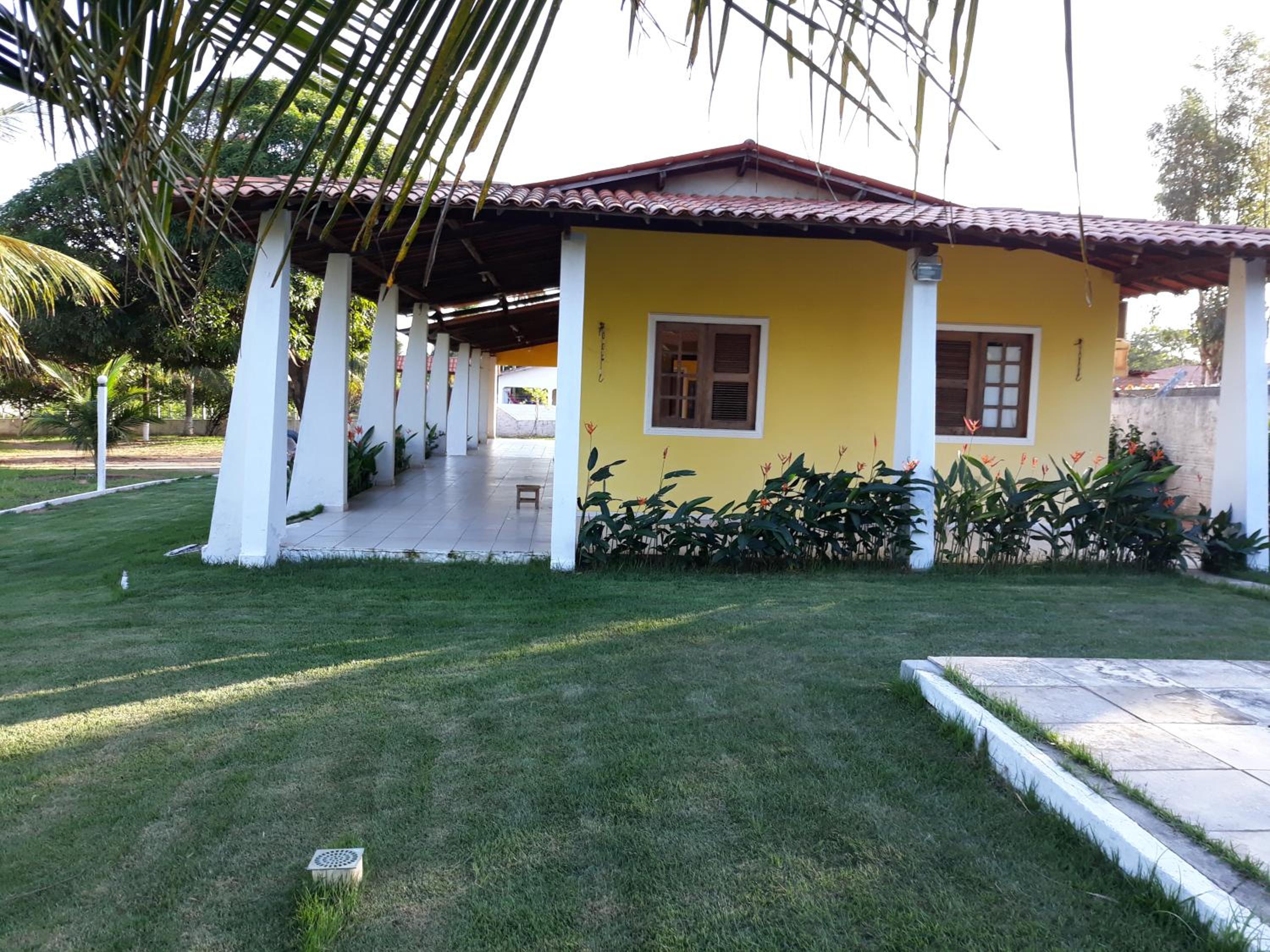 Casa de 4 quartos á 6Km da praia de Lagoinha-ce