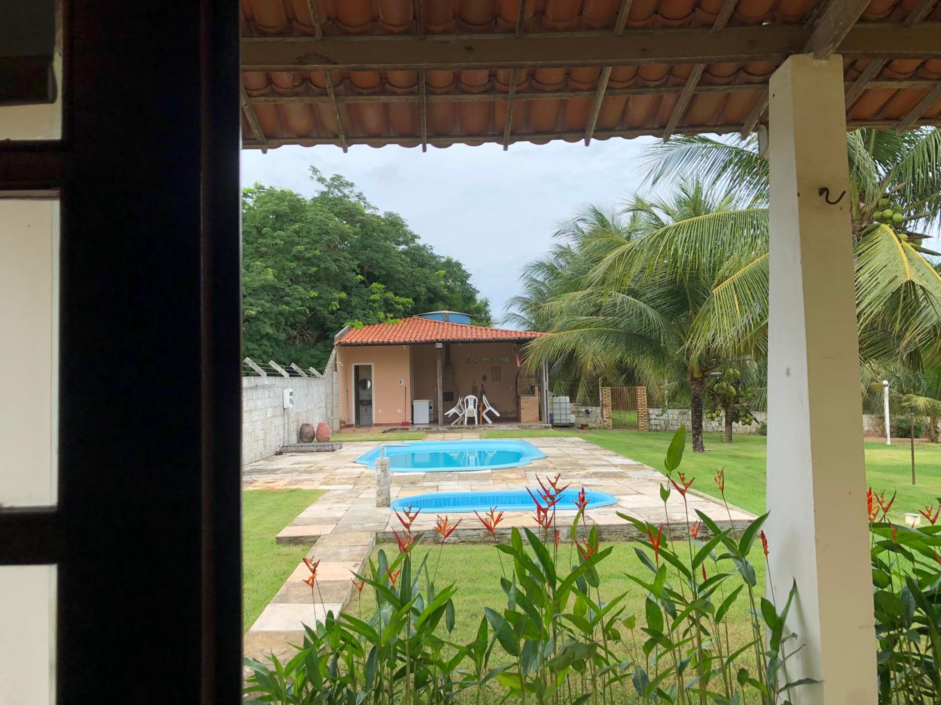 Casa de 4 quartos á 6Km da praia de Lagoinha-ce