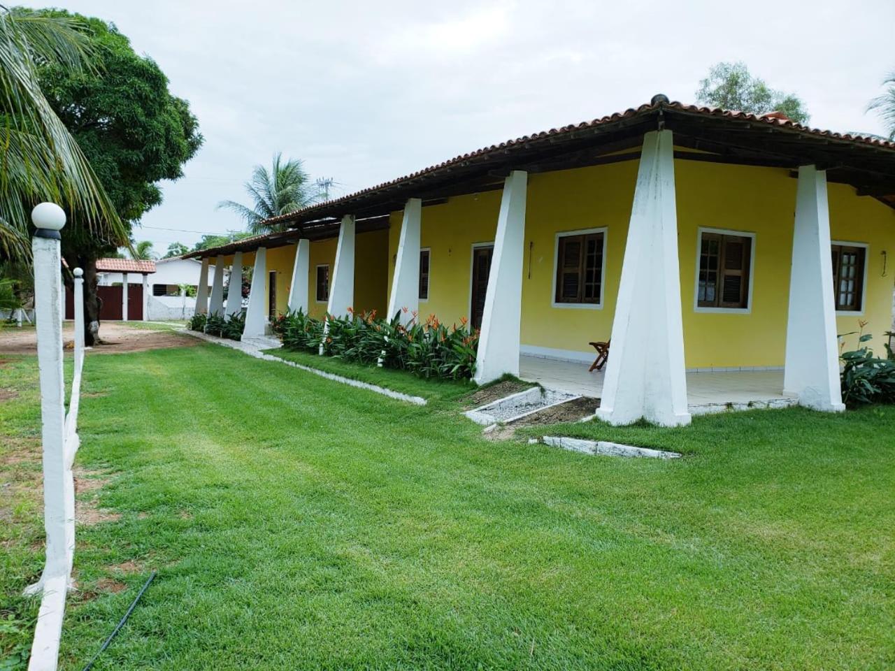 Casa de 4 quartos á 6Km da praia de Lagoinha-ce