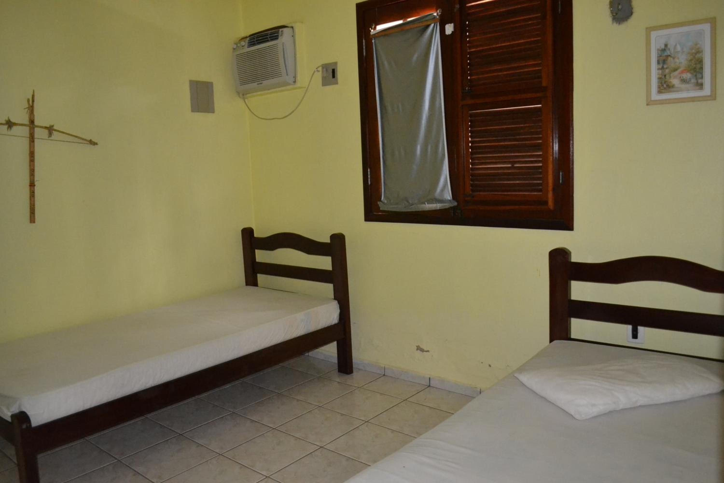 Casa de 4 quartos á 6Km da praia de Lagoinha-ce