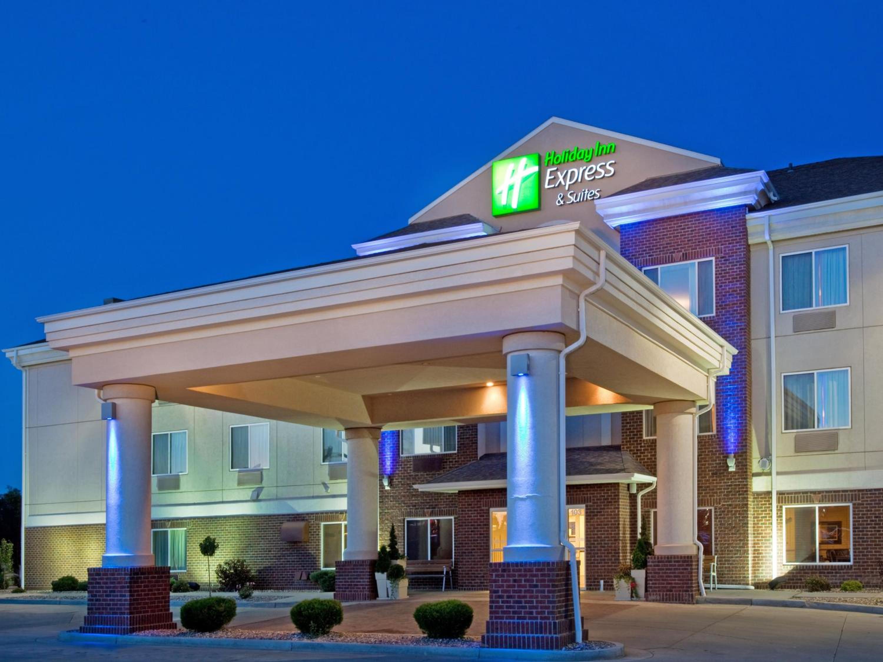 Dickinson Vacations - Holiday Inn Express  Suites - Dickinson, an IHG Hotel - Property Image 4