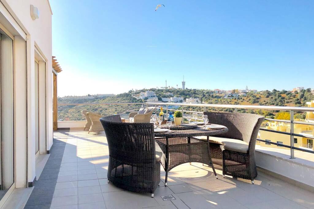 Albufeira l AMAZING terrasse with jacuzzi Encosta da Orada view 4