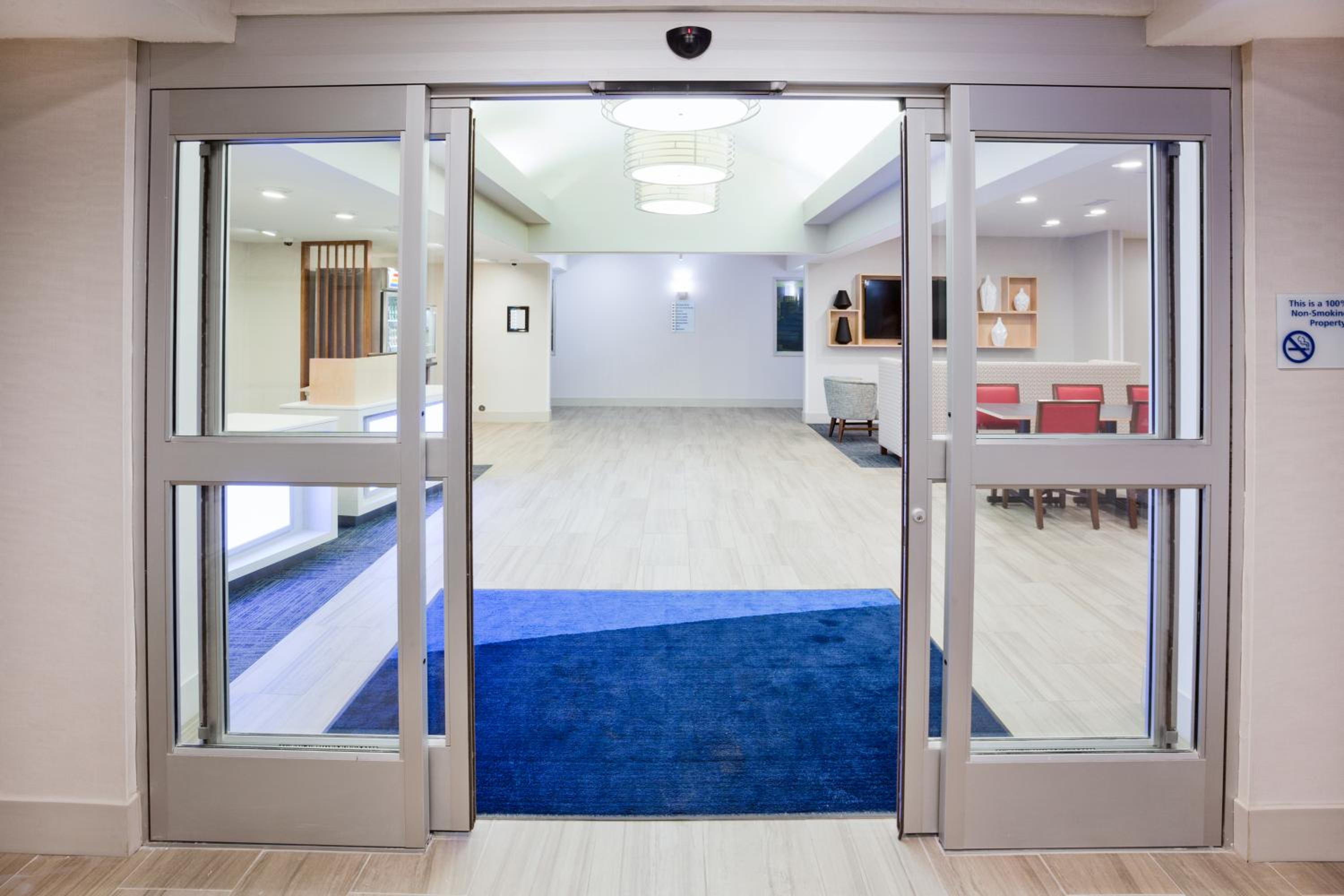 Dickinson Vacations - Holiday Inn Express  Suites - Dickinson, an IHG Hotel - Property Image 3