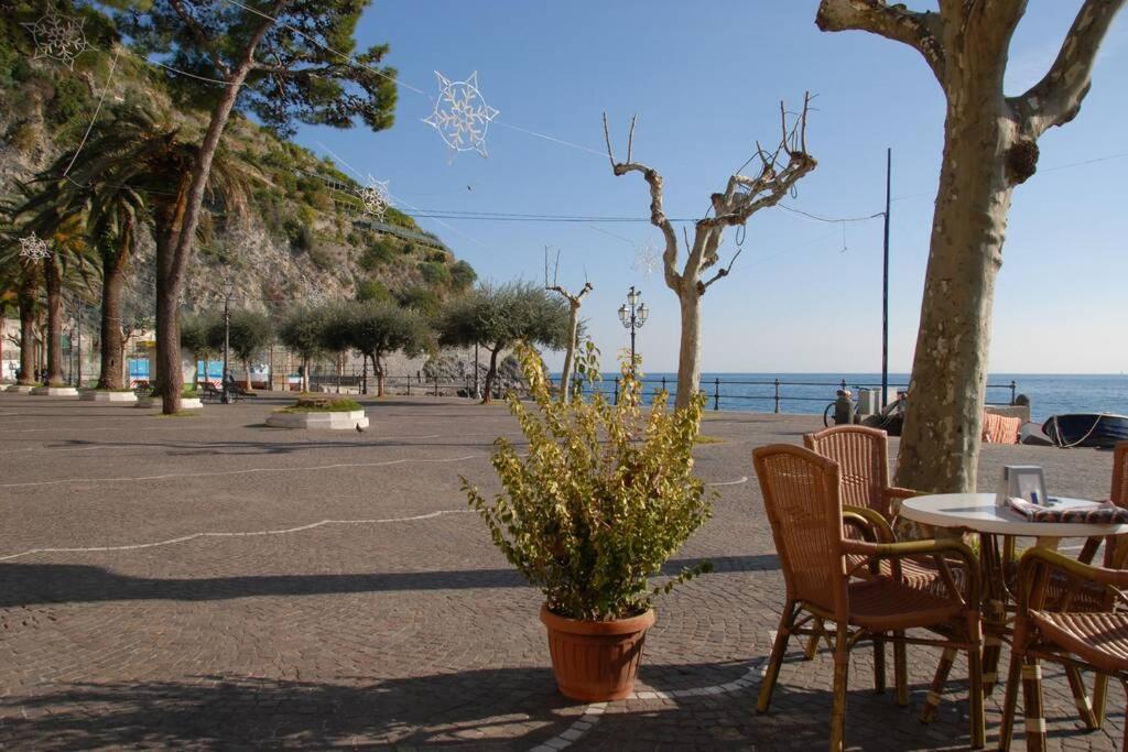 Elegant studio close to the sea view 4